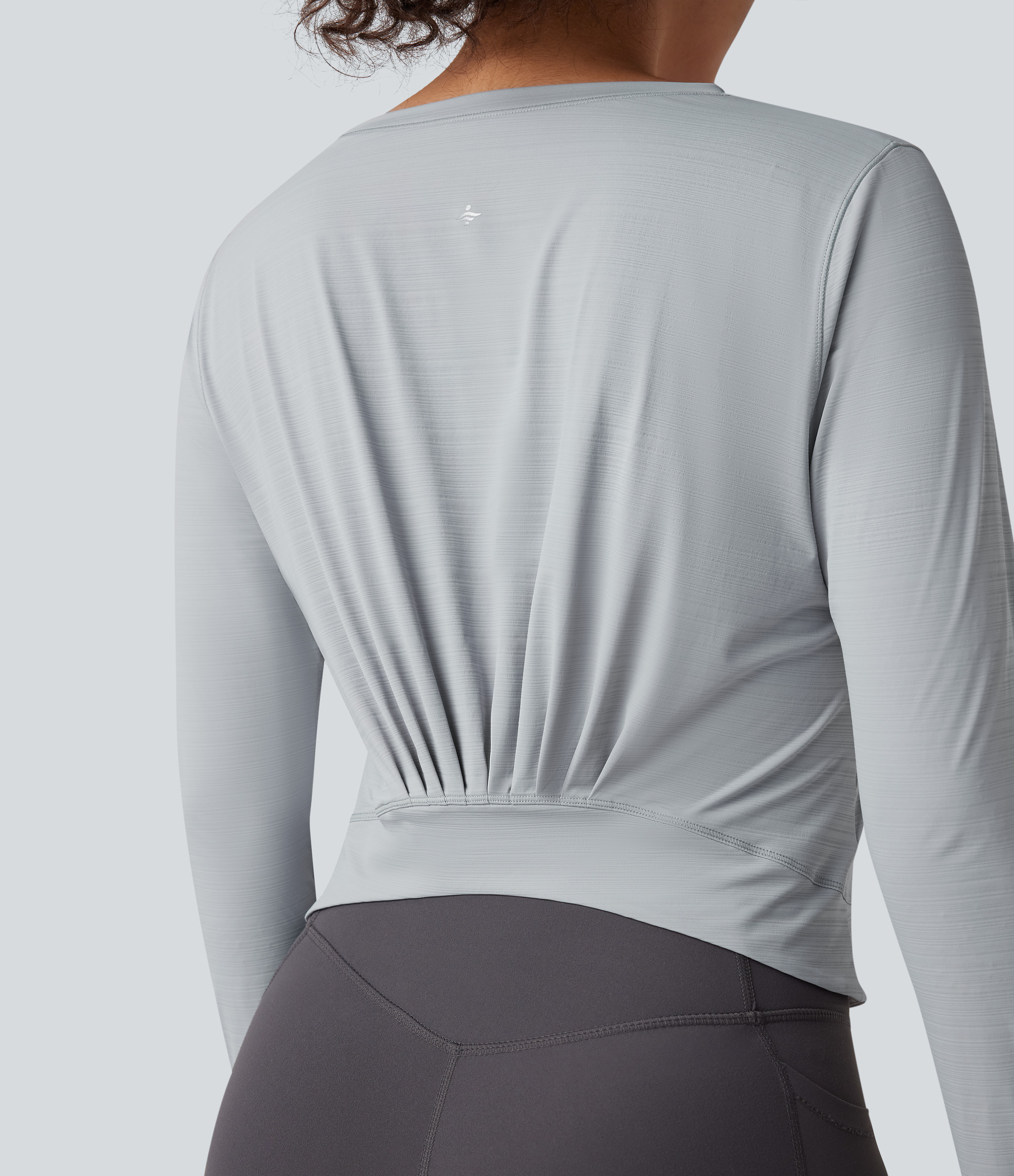 Round Neck Long Sleeve Pleated Yoga Sports Top with Pocket