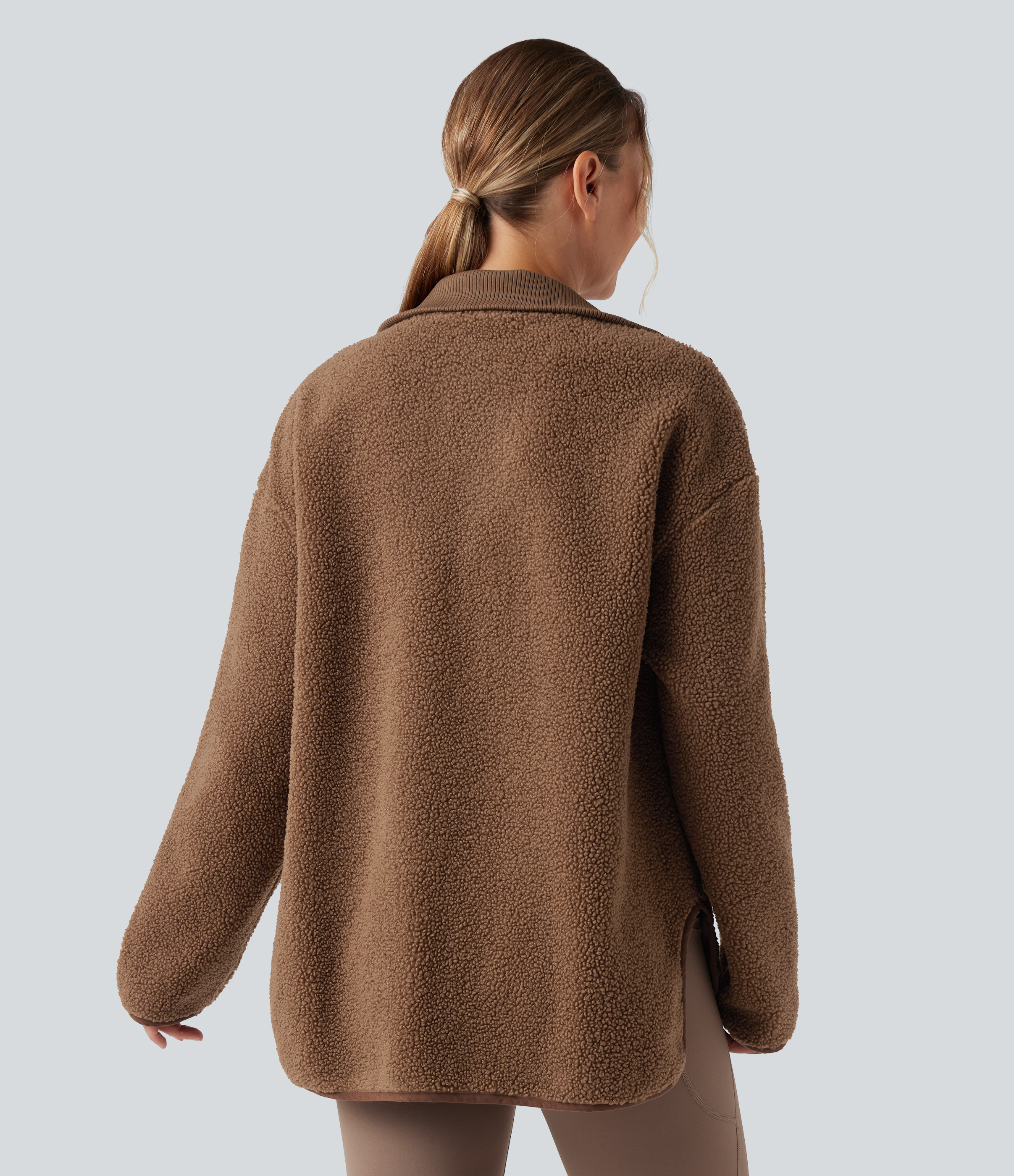 Thrush Langärmlige Sherpa-Trainingsjacke mit abgerundetem High-Low-Saum und Taschen / 2