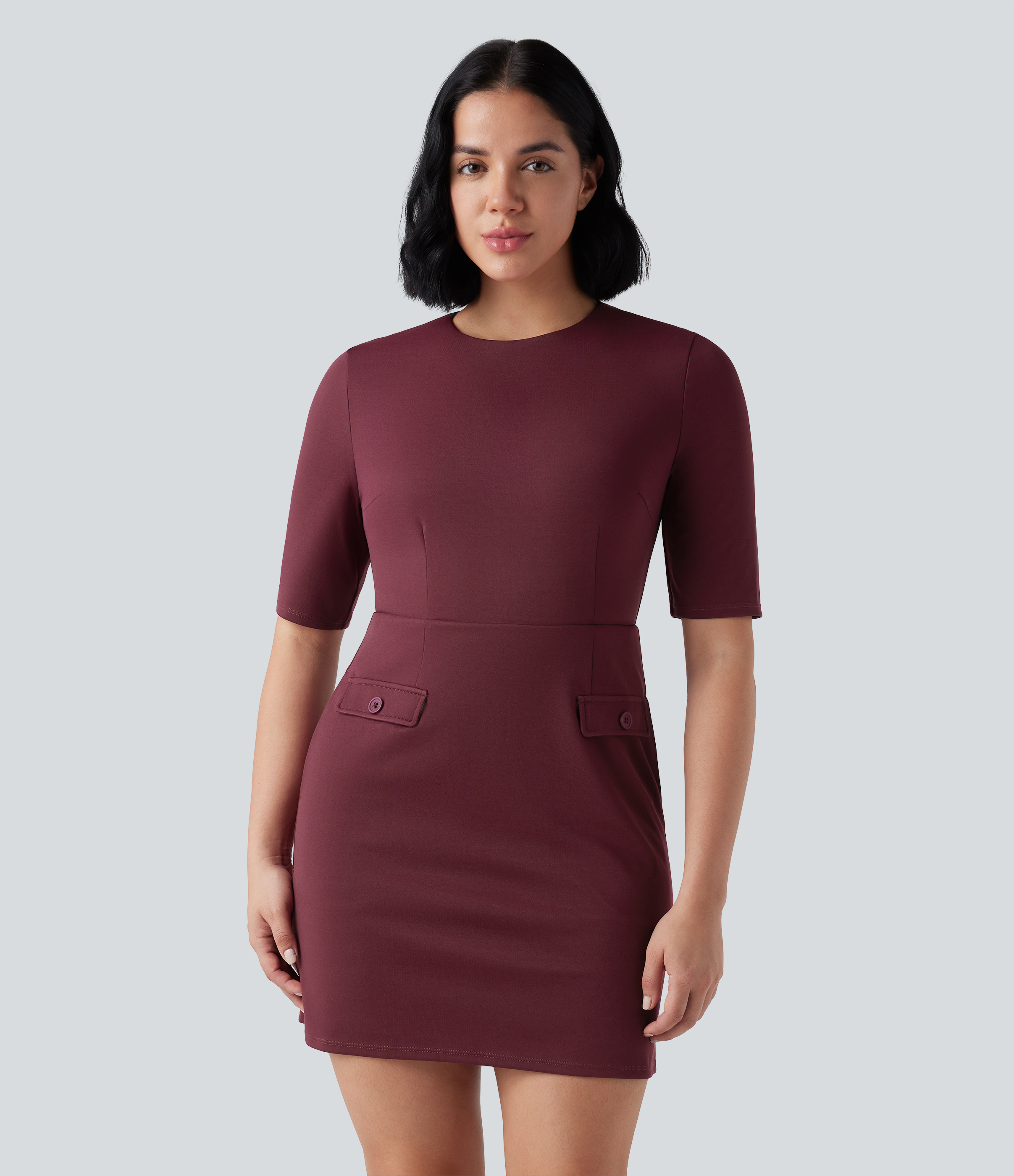 Arbeits-Minikleid mit Rundhalsausschnitt, Seitentaschen und halblangen Ärmeln