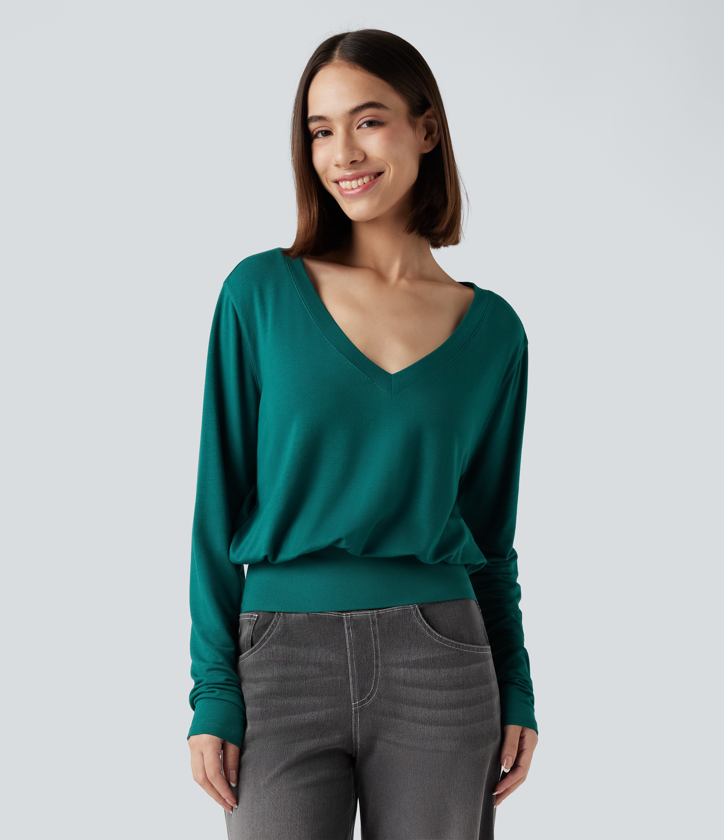 Lässiges Sweatshirt mit V-Ausschnitt und langen Ärmeln