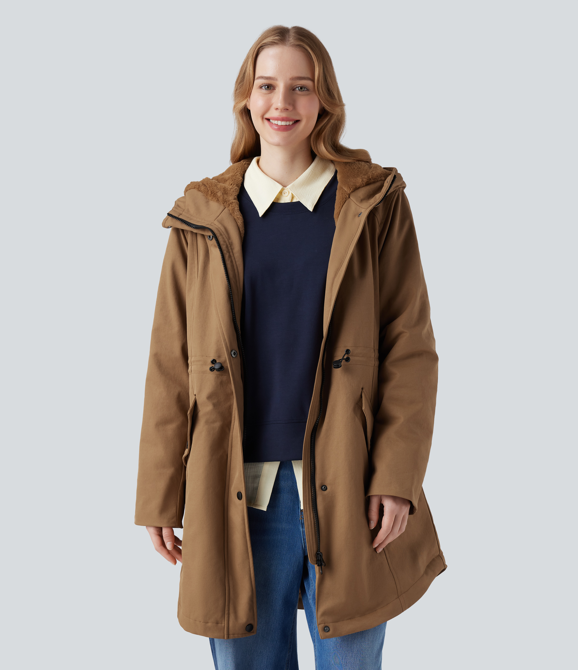Lässiger Fleece-Parka mit Kapuze, Kordelzug, Sherpa-Futter und Taschen