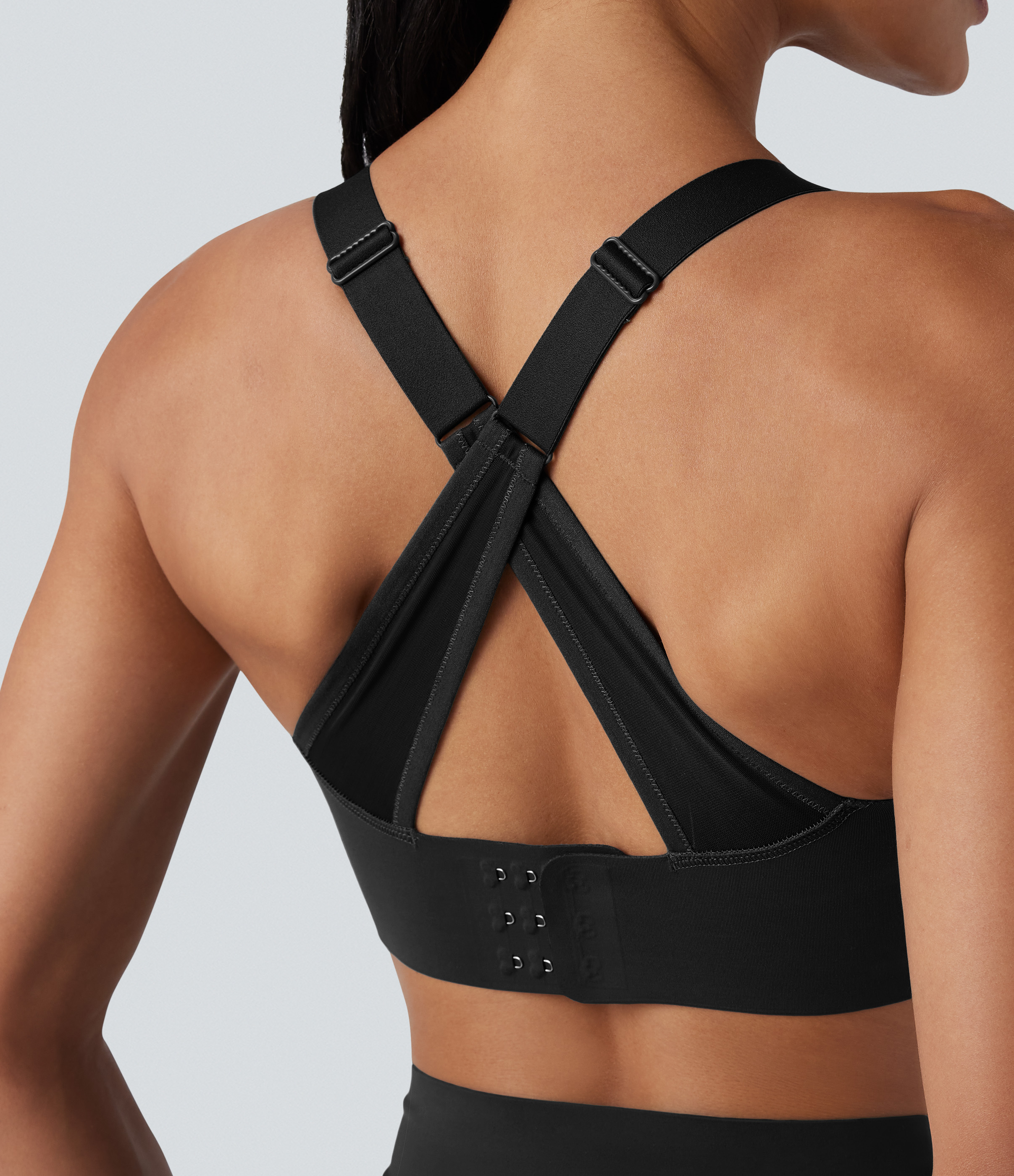 SpeedWave™ Medium Support Molded Cups Push-Up Adjustable Buckle Crisscross Contrast Mesh Quick Dry Running Sports Bra