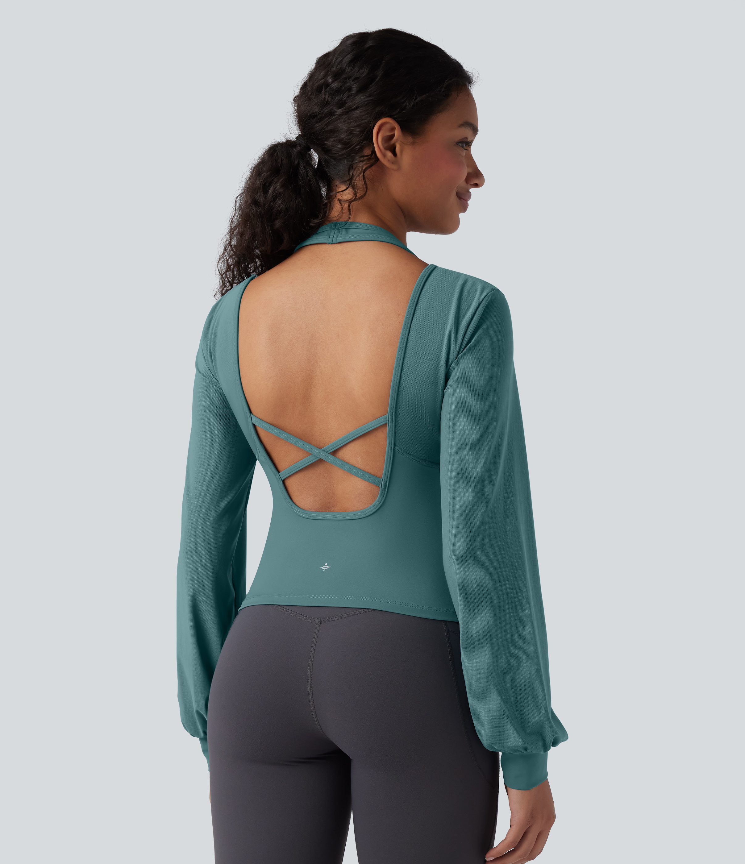 Rock Cyan Blue Haut de sport de yoga SoftlyZero™ aérien dos nu dos-nu manches longues bishop mesh contrastant - UPF50+ / 2