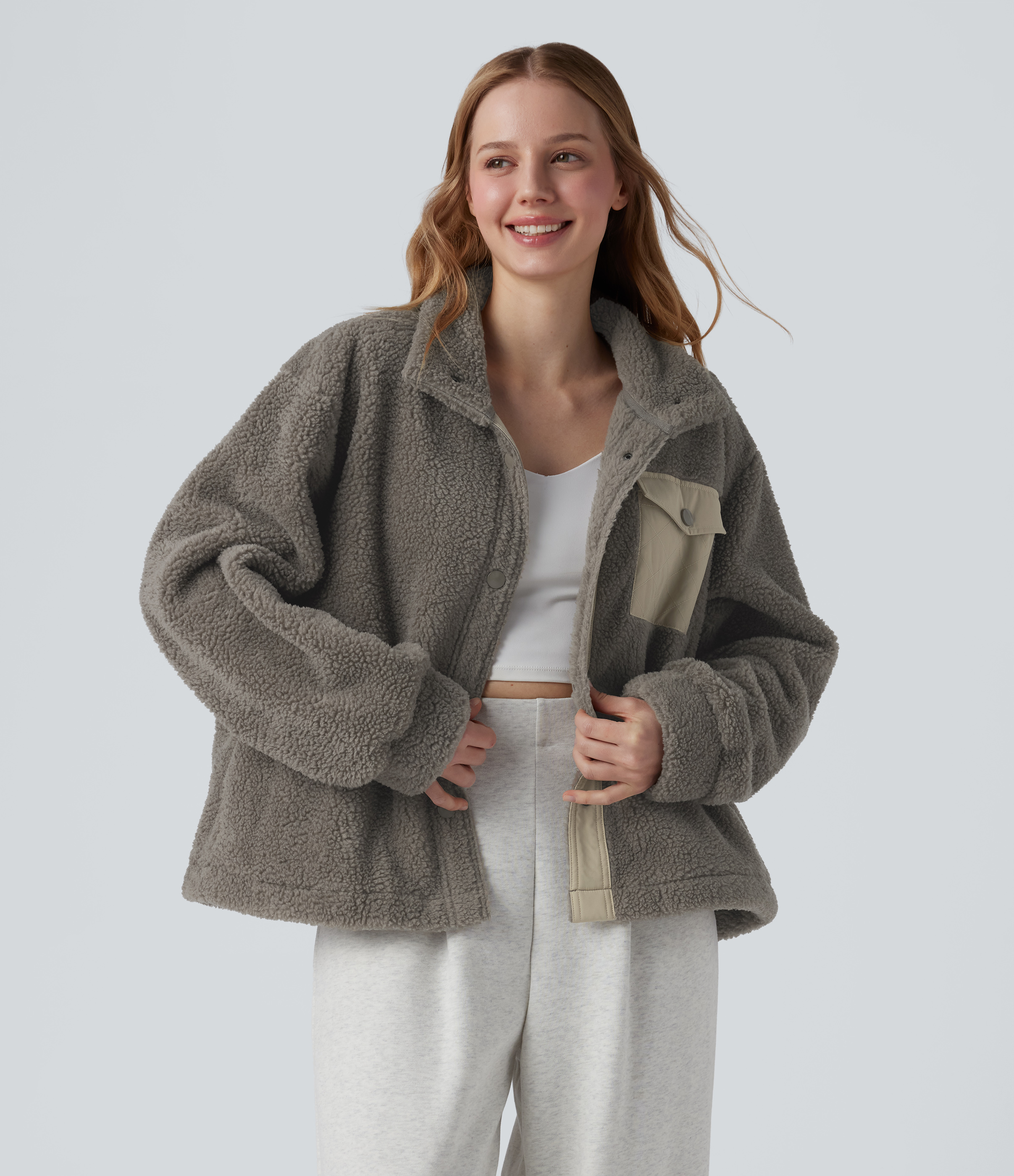 Fleece-Sherpa-Wanderjacke mit Stehkragen, mehreren Taschen und langen Ärmeln