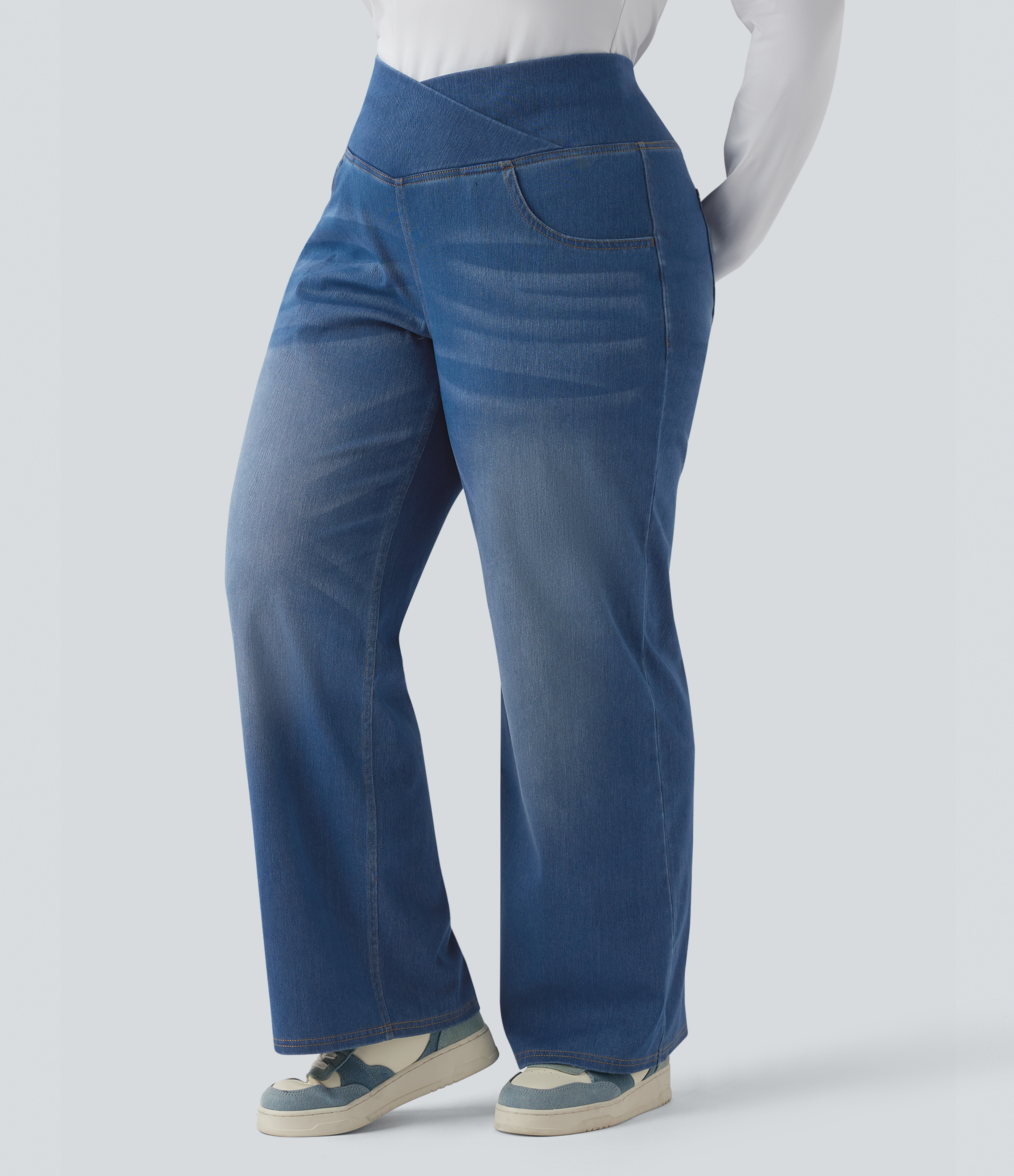 Blue Jasper Denim Halara Flex™ - Lässige Jeans mit hohem Crossover-Bund, mehreren Taschen, Bauchkontrolle und geradem Bein - Plus-Size / 2