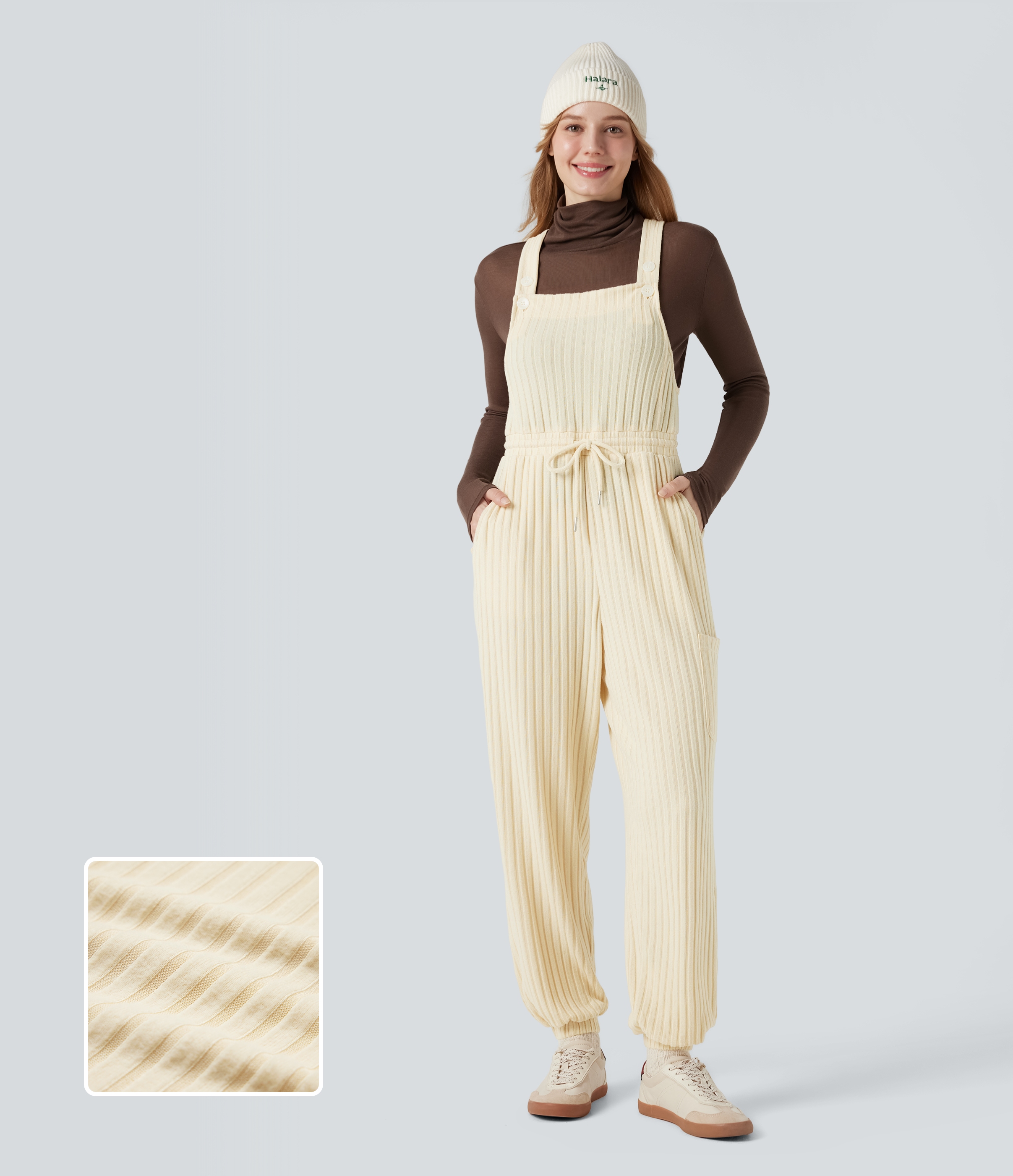Rippstrick-Latzhose mit verstellbaren Trägern, Kordelzug und Taschen