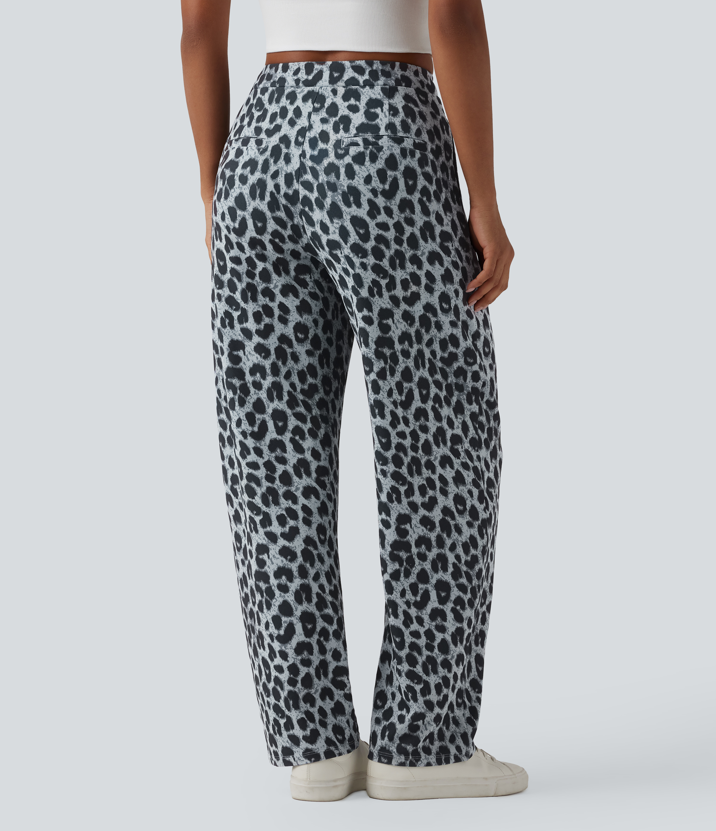 Bürohose mit mittelhohem Crossover-Bund, Seitentaschen, Leopardenmuster, Waffelstoff und Barrel-Leg