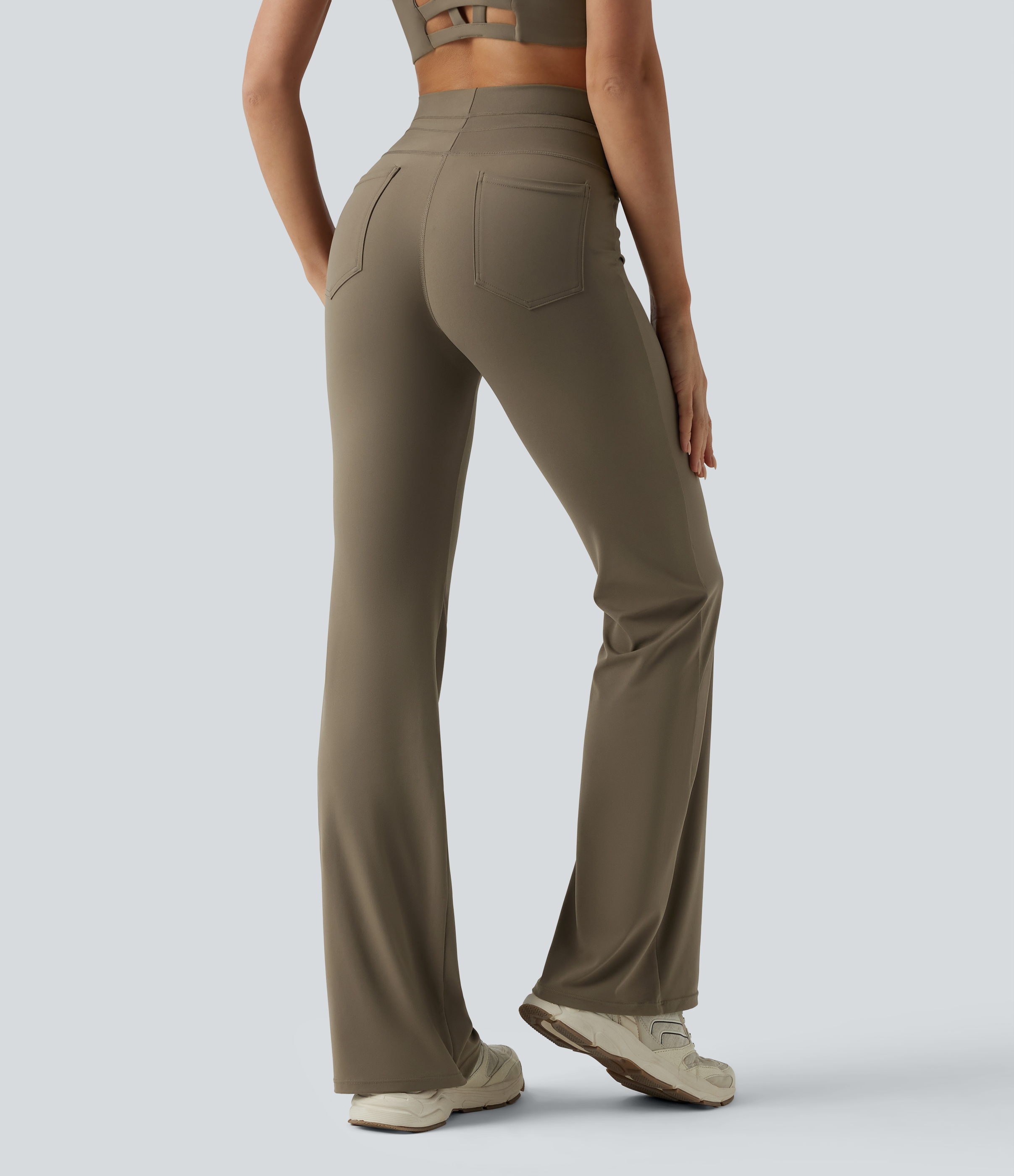 Hay Brown Ensfarvede yogabukser med høj talje, snor i taljen, flared ben og lommer / 2