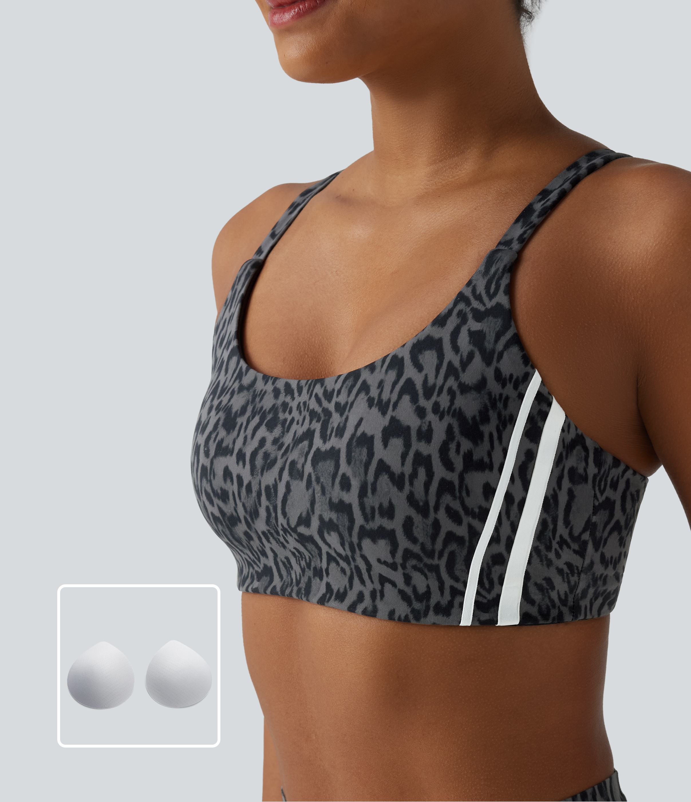 Halara UltraSculpt™ - Sport-BH mit mittlerem Support, Leopardenmuster und Streifen