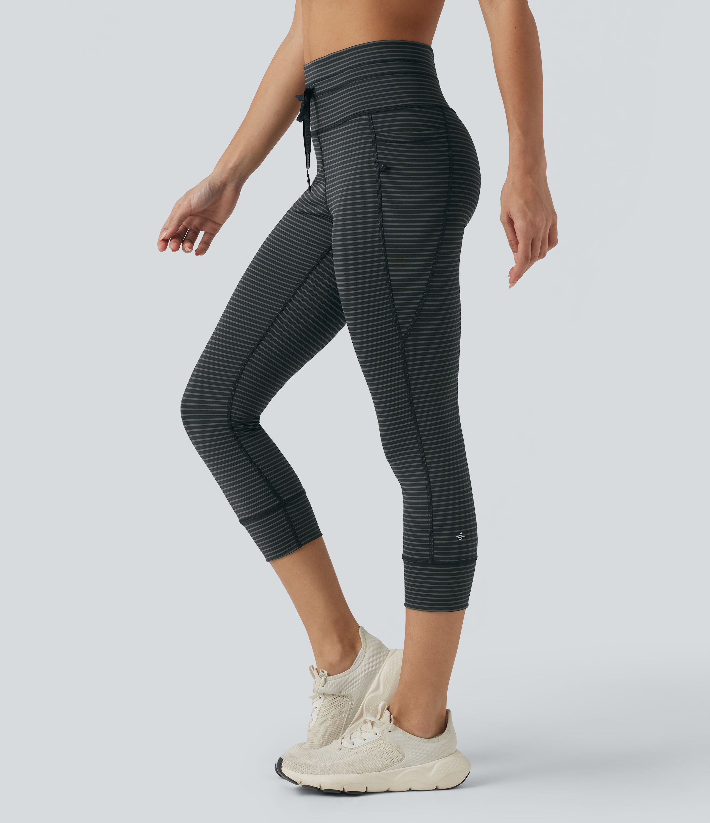 Capri-Yoga-Leggings mit hohem Bund, Seitentaschen, Kordelzug und Streifen