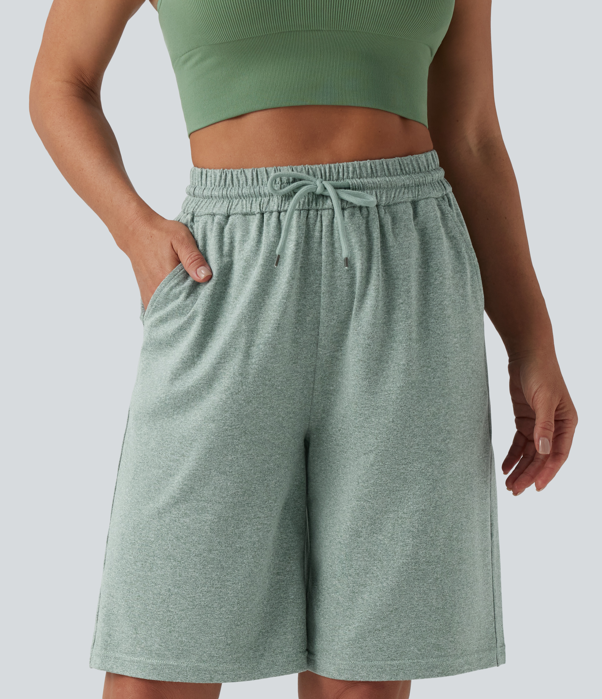 Lässige Bermuda-Shorts mit hohem Bund, Seitentaschen und Kordelzug - 24,1 cm