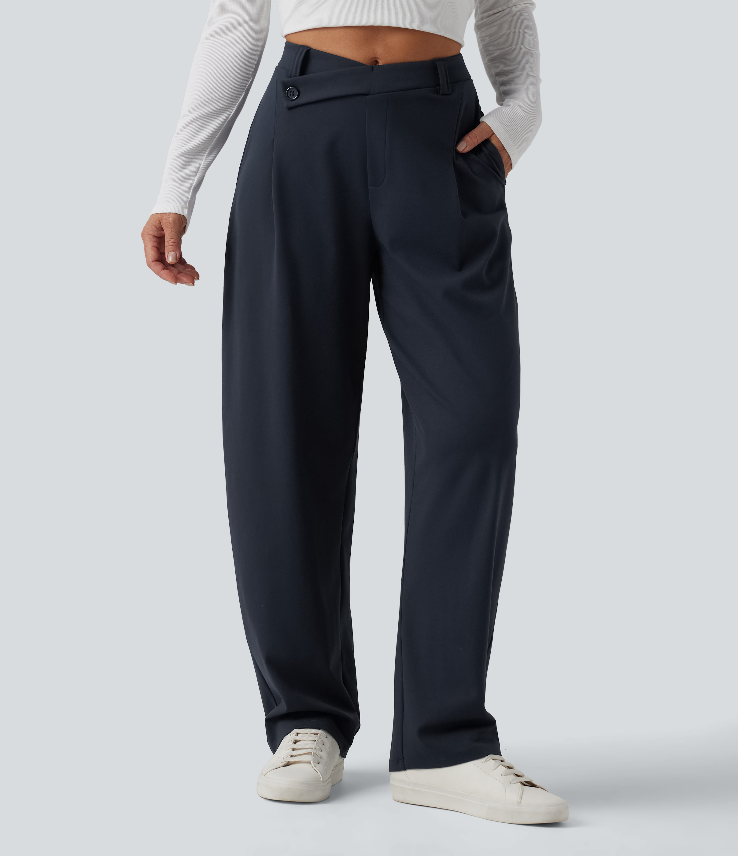 Halara Flex™ DayStretch pantalones de trabajo asimétricos, de tiro alto y corte cónico, con bolsillos.
