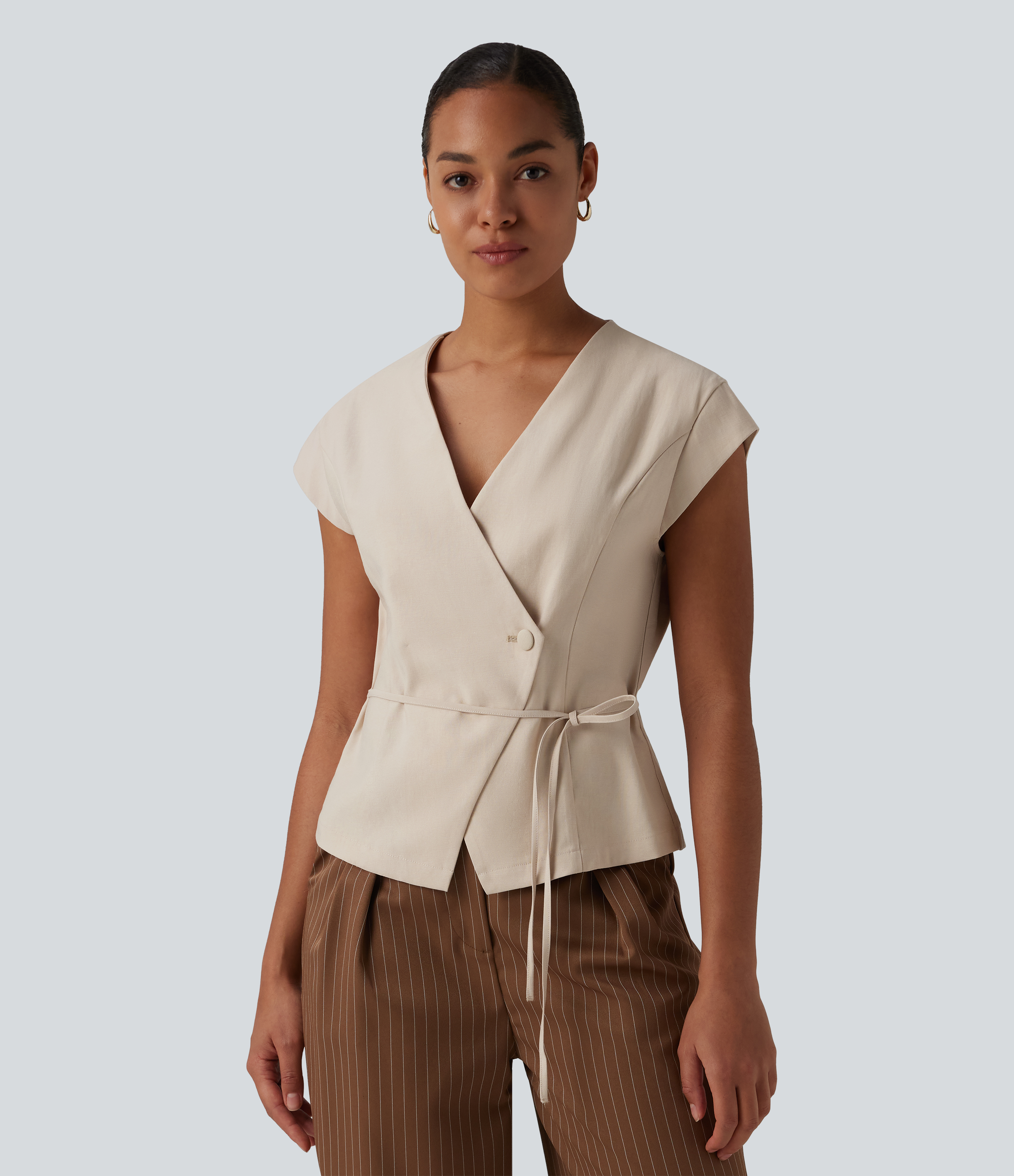 Chemisier de travail col V manches courtes avec nœud frontal effet lin