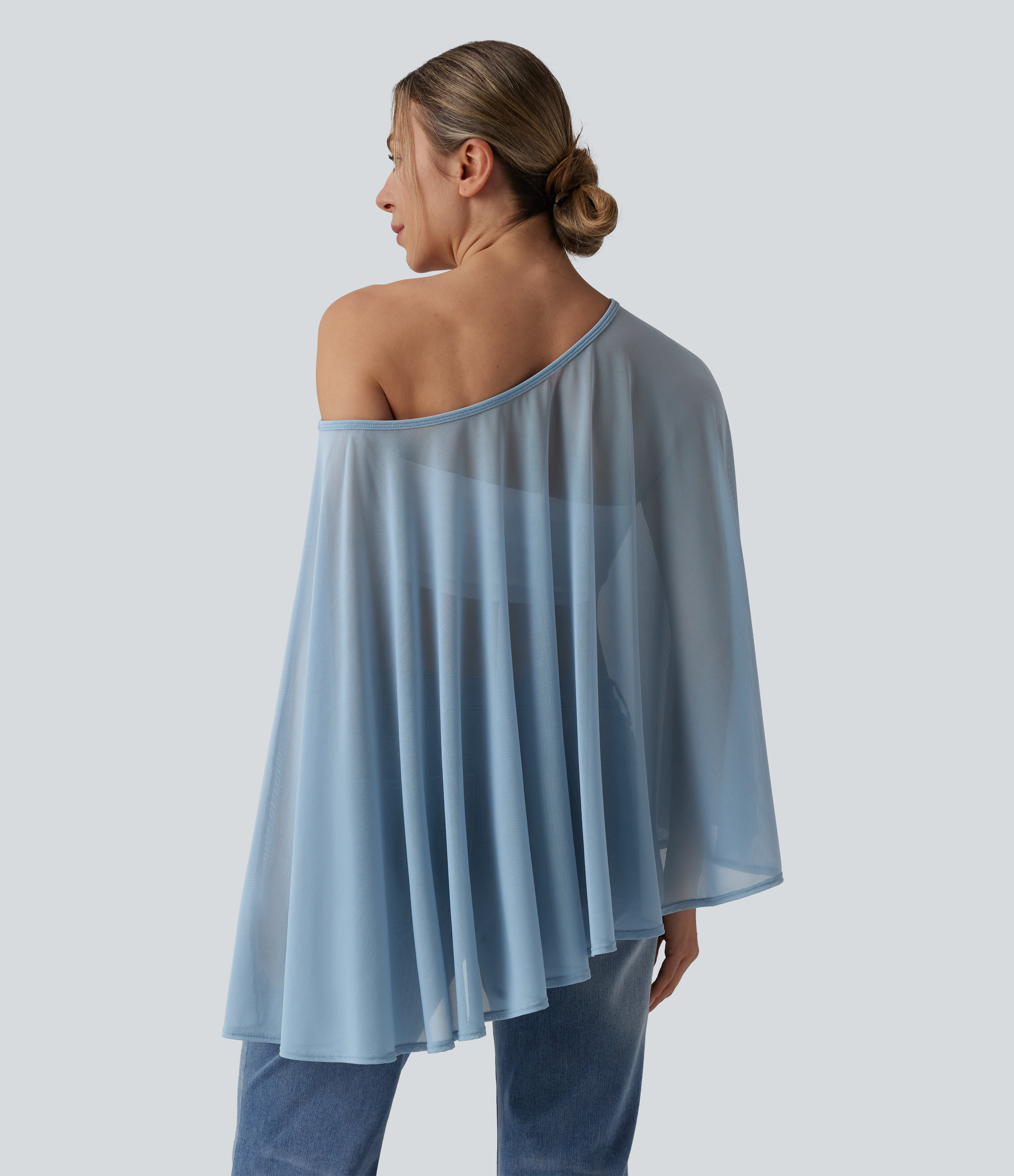 Light Foggy Blue Einschulter-Cape aus transparentem Mesh / 2