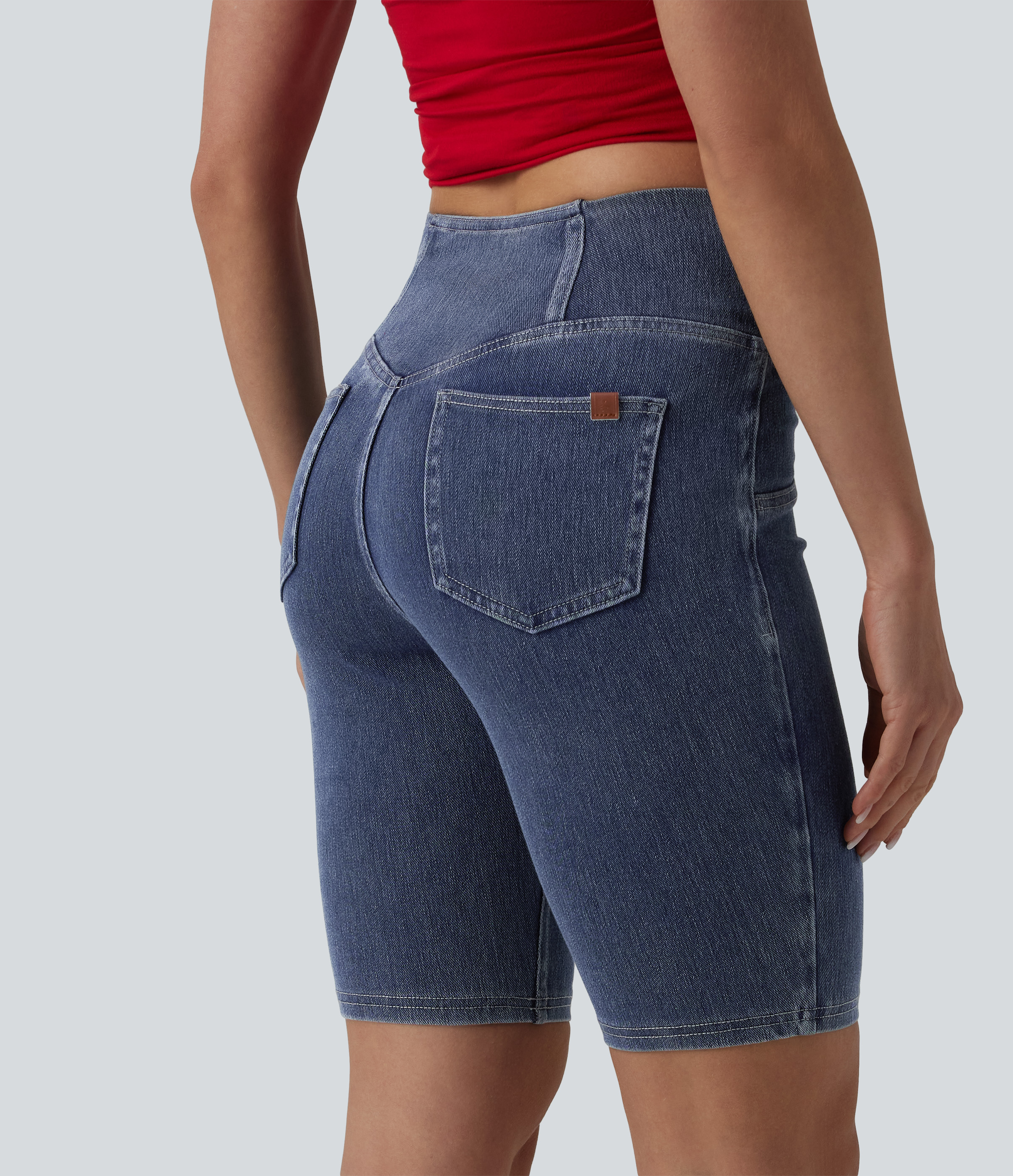 Halara Flex™ - Lässige Skinny-Shorts aus Denim mit mittelhohem Crossover-Bund und mehreren Taschen - 22,9 cm
