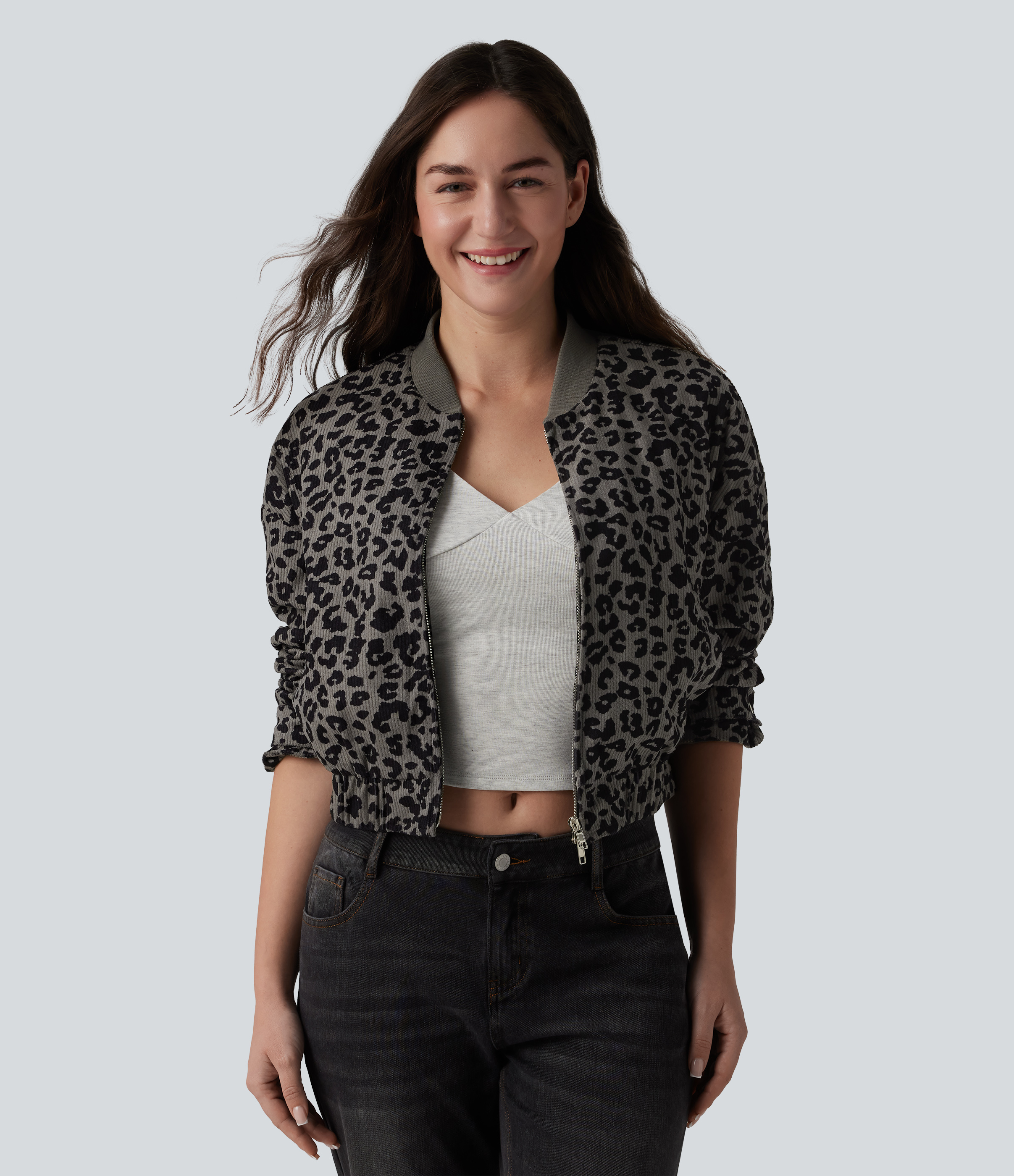 Bomberjacke mit Seitentaschen, langen Ärmeln und Leopardenmuster