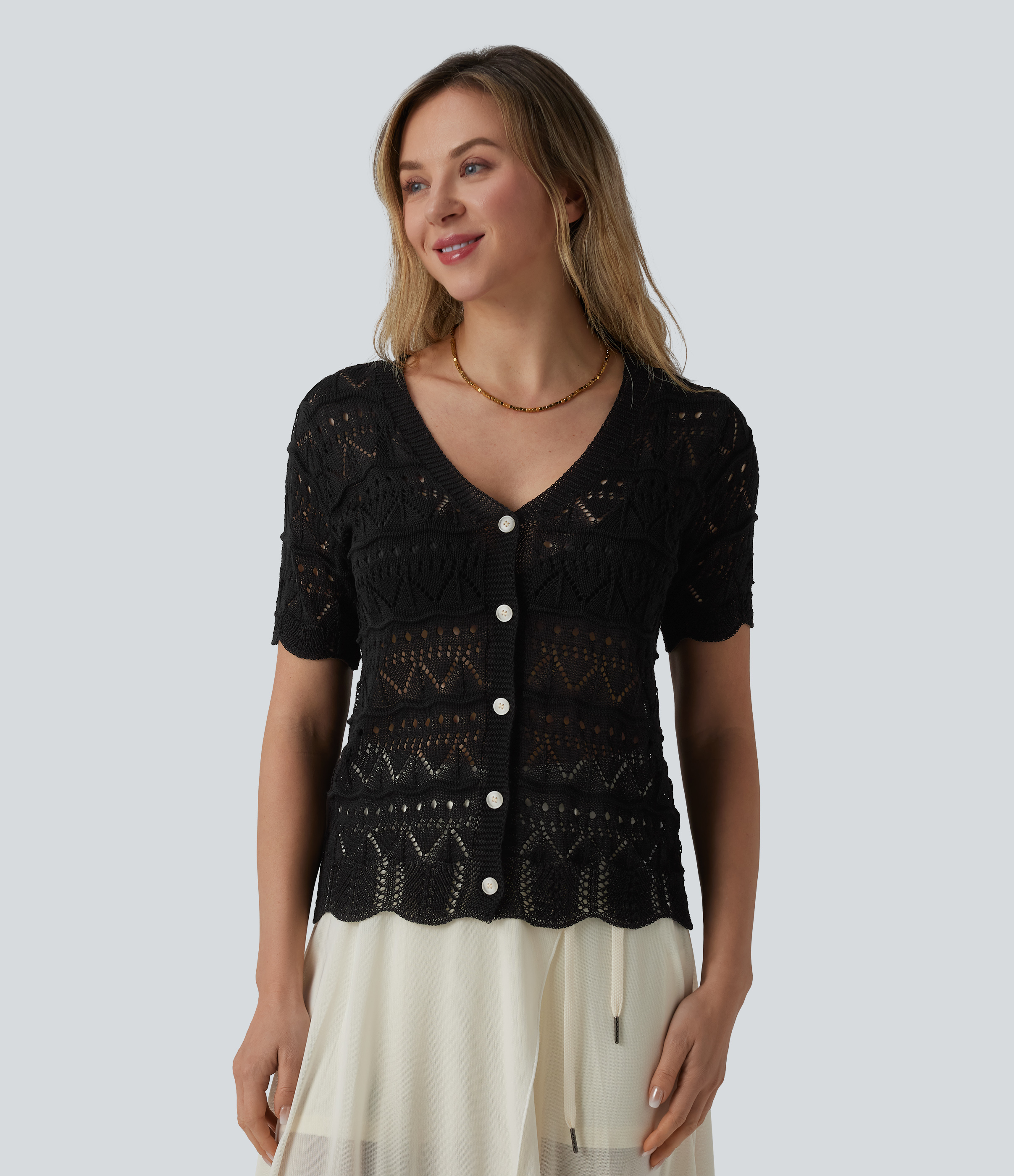 Cárdigan de crochet estilo resort con escote en V, mangas cortas y dobladillo festoneado