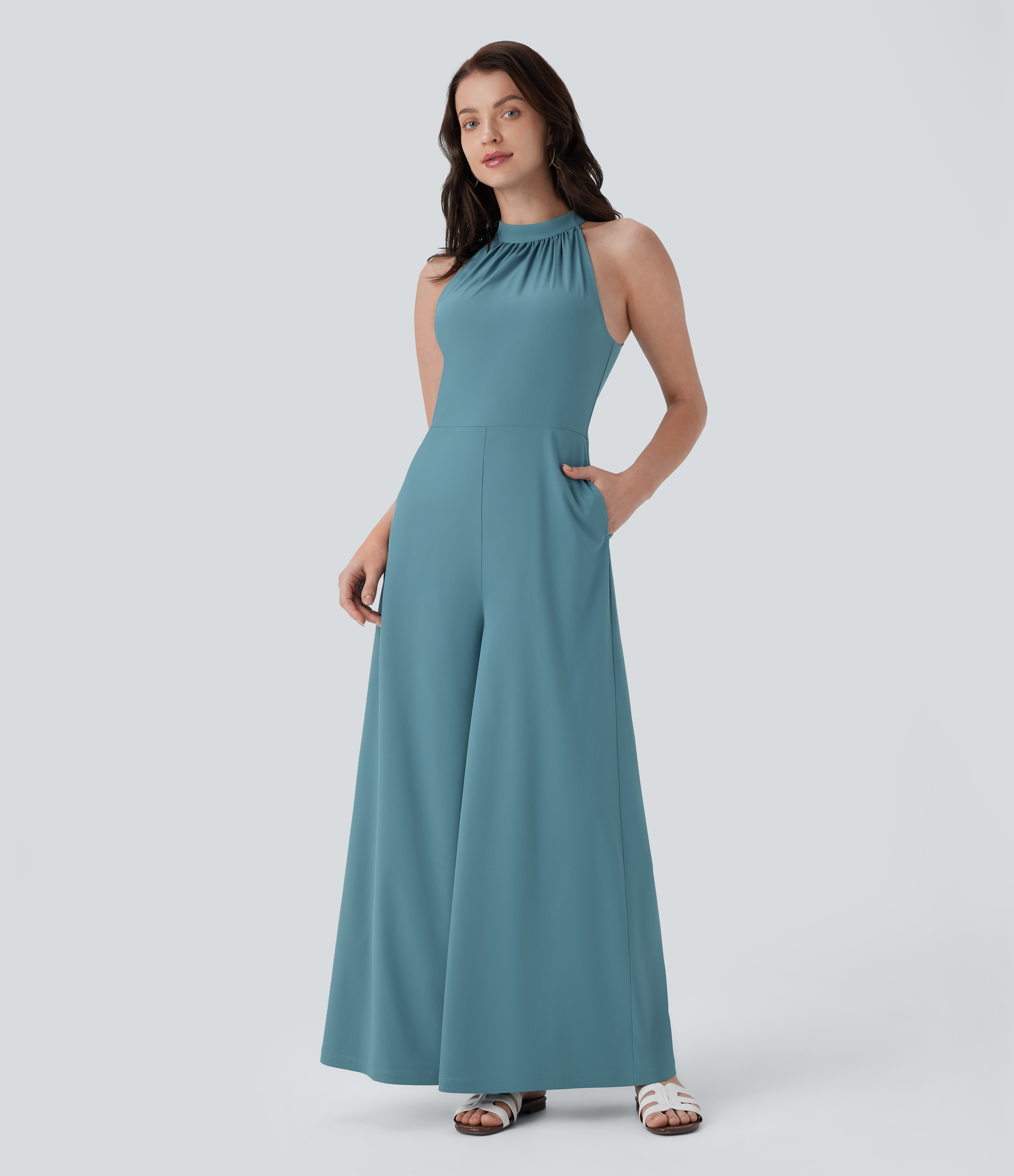Combinaison Breezeful™ à col licou, avec poches, jambes larges, fluide et à séchage rapide