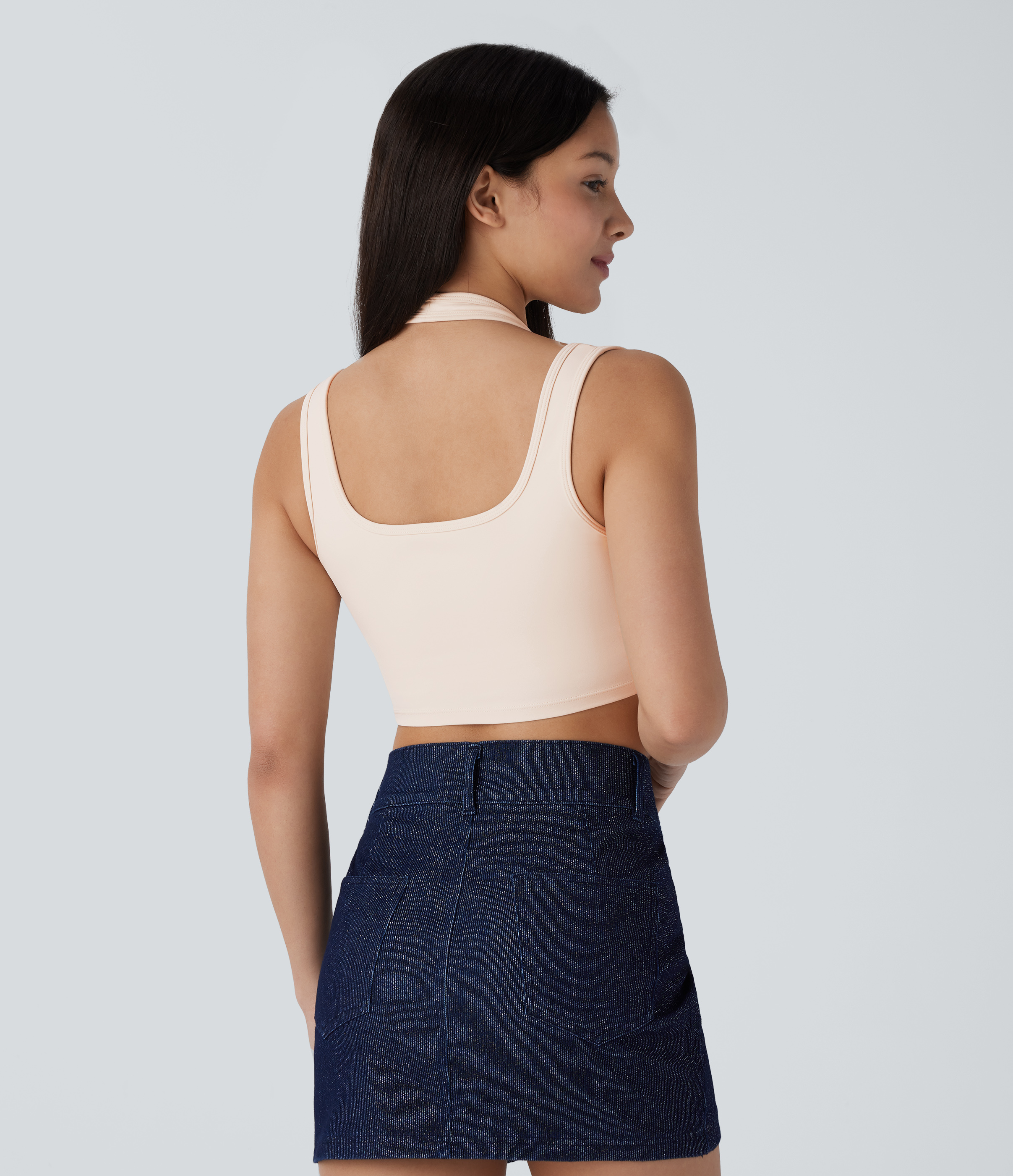 Solitary Star SoftlyZero™ Plüsch-Halter mit Schnalle – 2-in-1, schmal geschnittenes, kurzes, lässiges Tanktop / 2