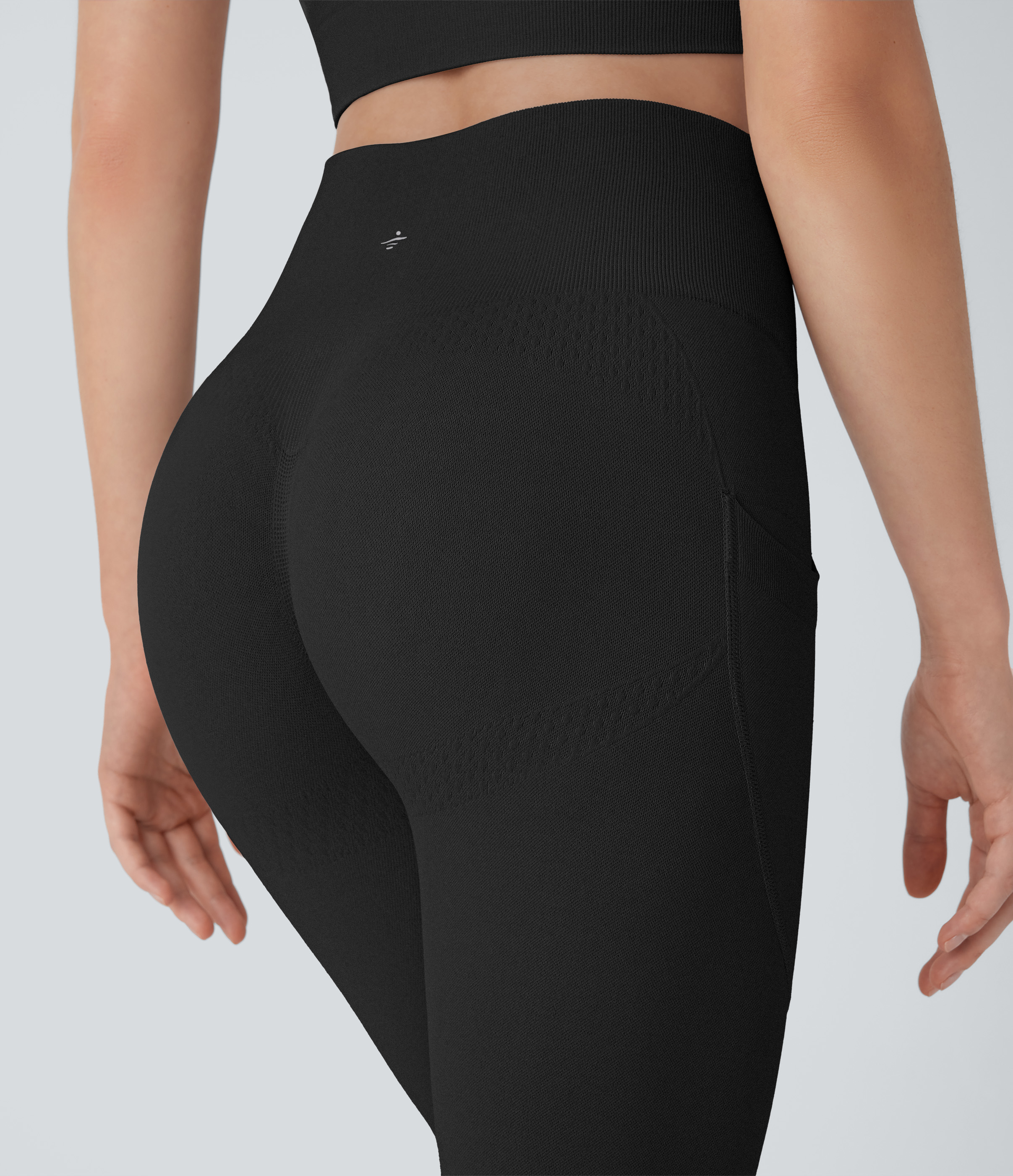 Halara Seamless Flow High Waisted Tummy Control Butt Lifting Side Pocket 7/8 Yoga Leggings  - Black - XS(7/8) gym leggings 