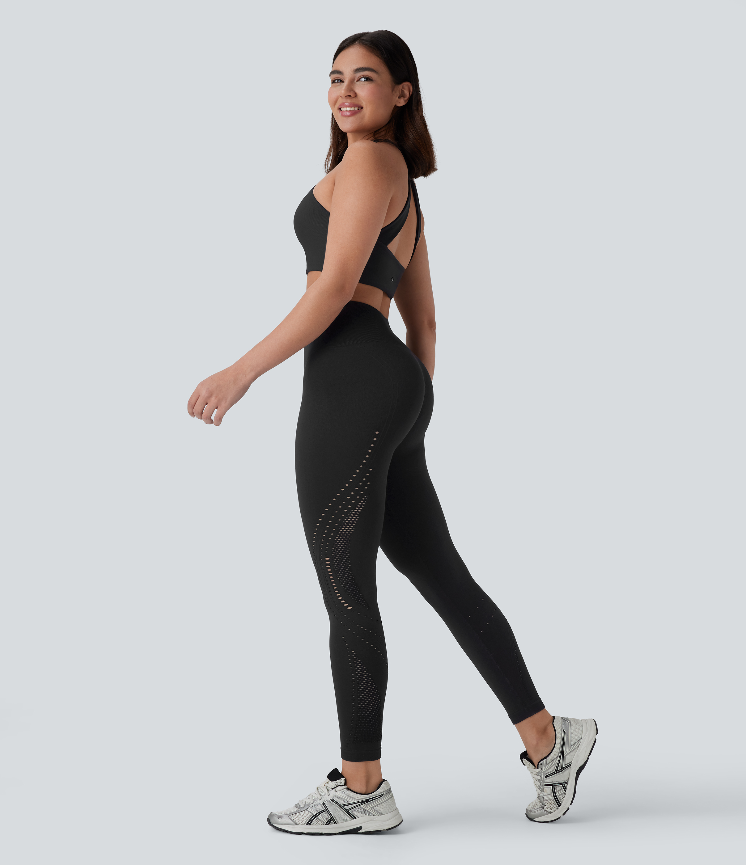 Halara Seamless Flow High Waisted Perforated 7/8 Yoga Leggings  - Black - M(7/8) gym leggings leggings with pockets leggings with butt lift 