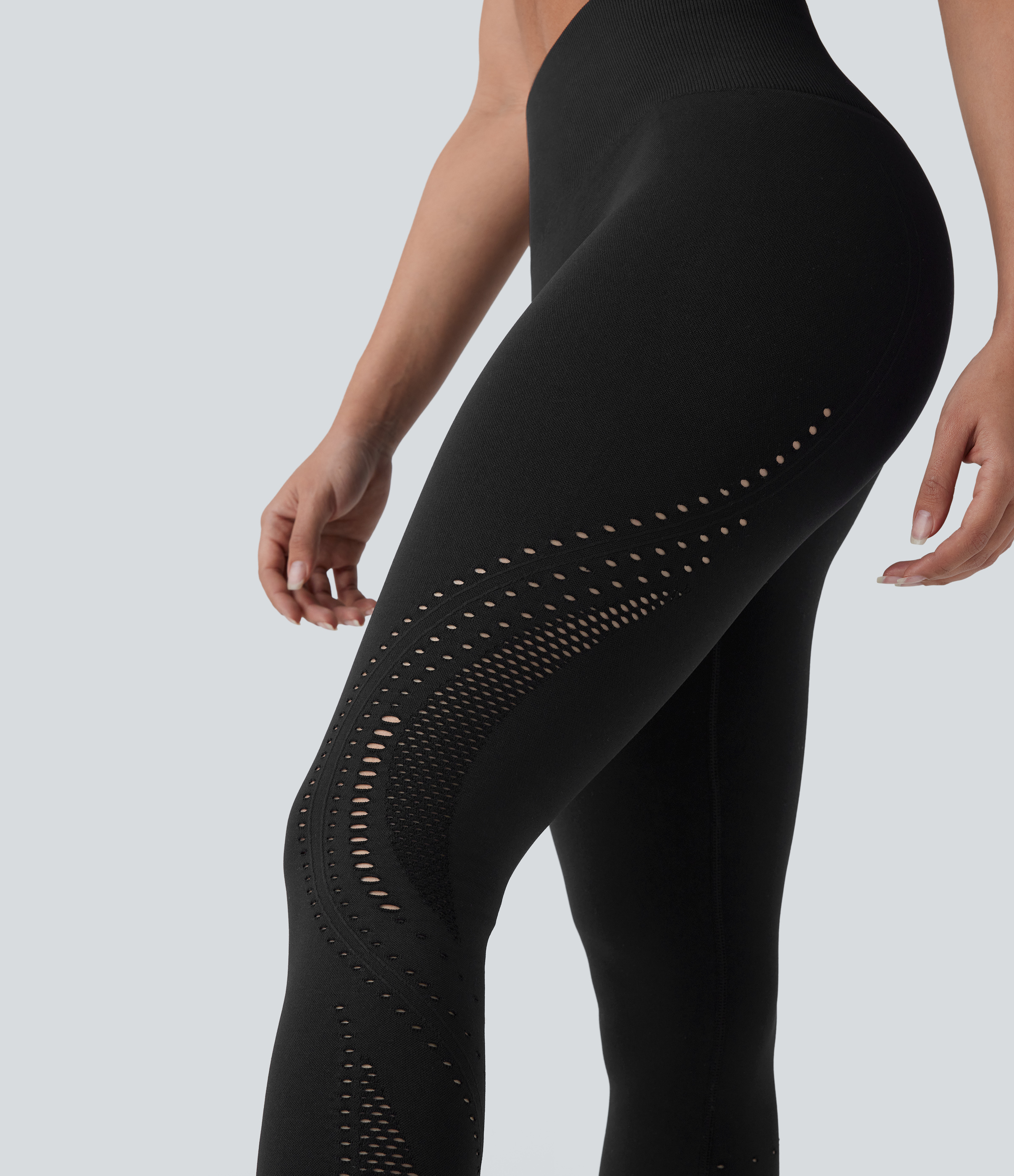 Halara Seamless Flow High Waisted Perforated 7/8 Yoga Leggings  - Black - M(7/8) gym leggings leggings with pockets leggings with butt lift 