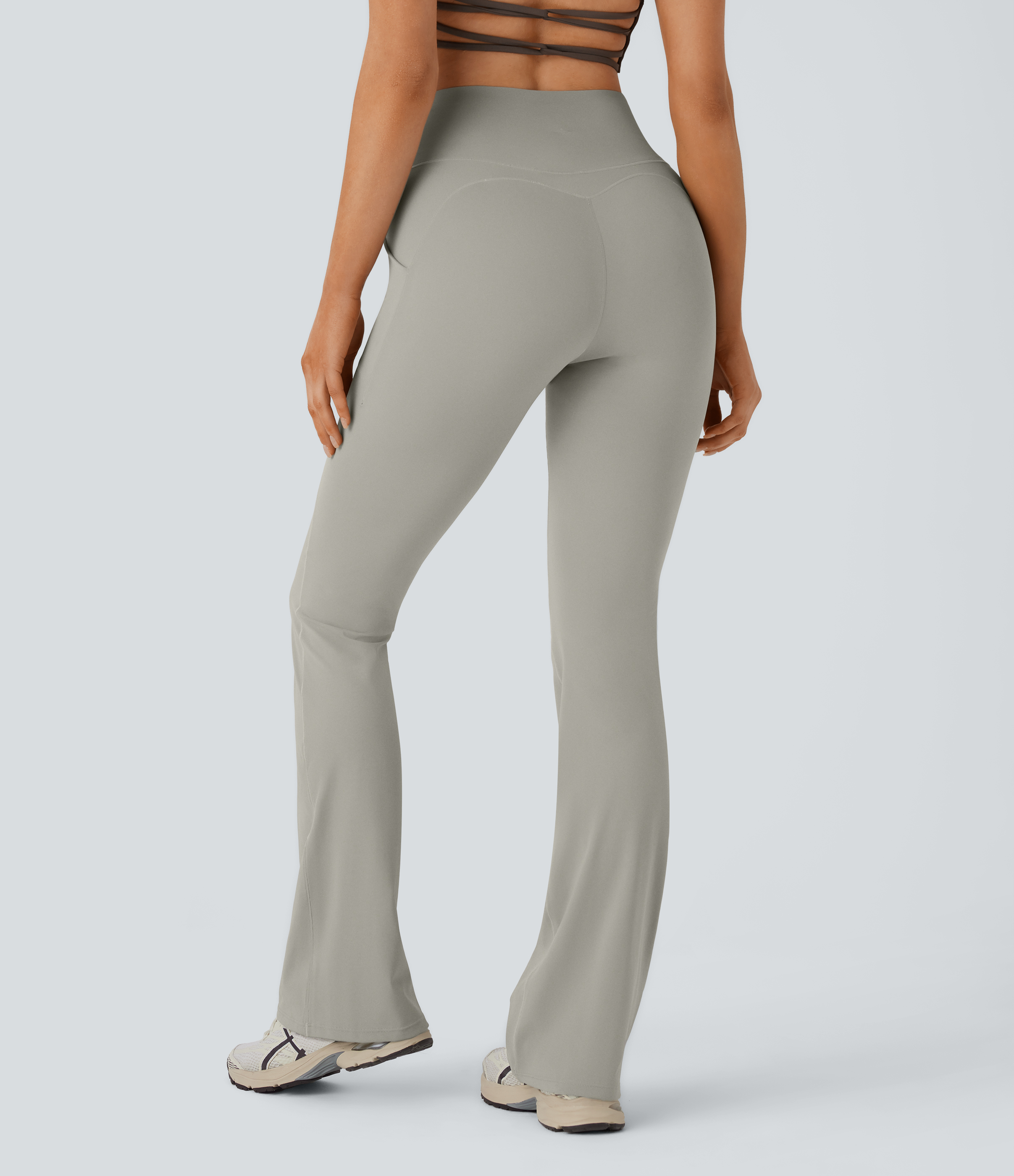Halara Softlyzeroв„ў QuickDry SoCinched High Waisted Tummy Control Side Pocket Yoga Flare Leggings  - London Fog - L(regular) gym leggings 