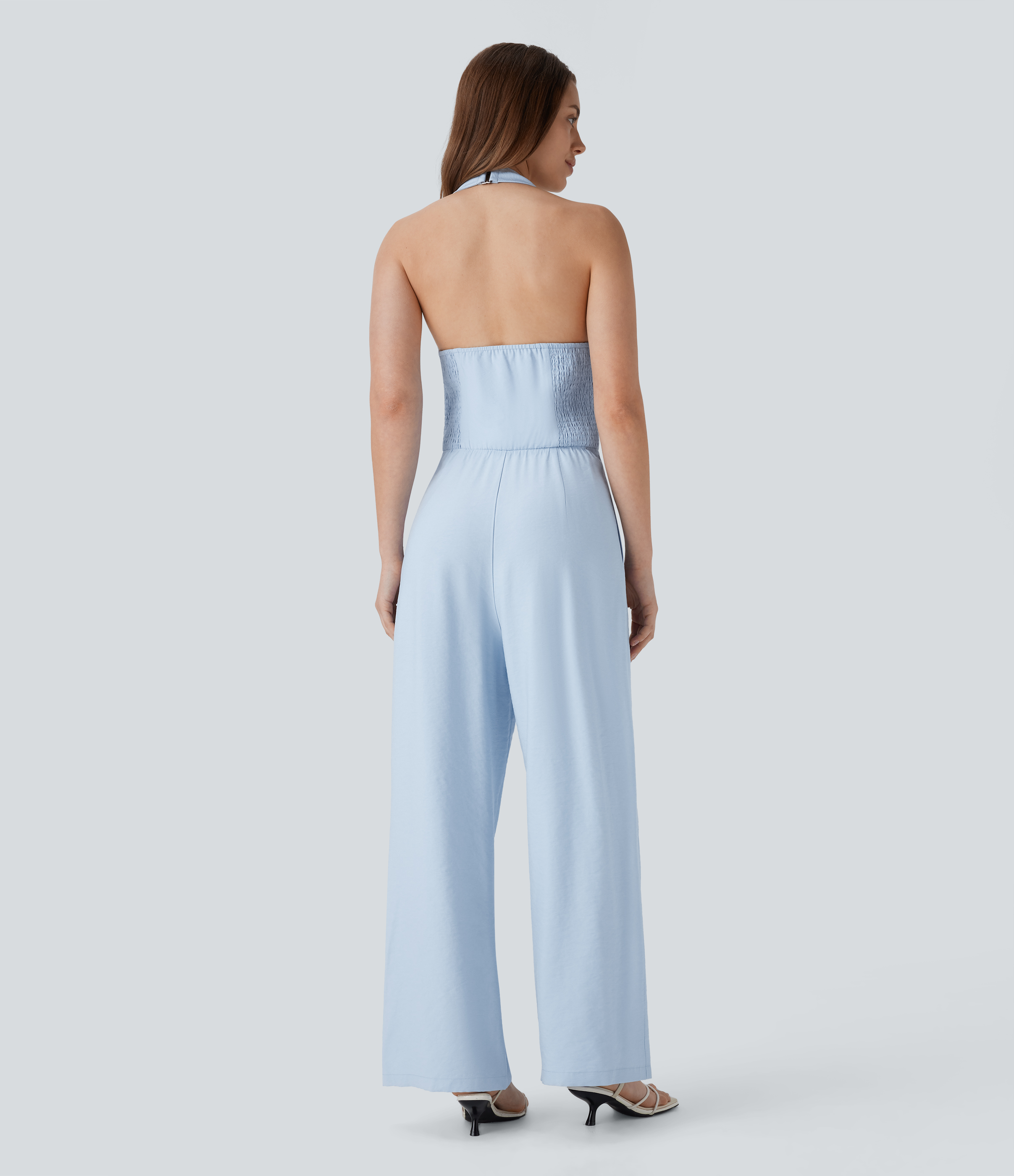 Sunday Best - Sky Blue Mono de oficina de pierna ancha con cuello halter botones y bolsillos / 2