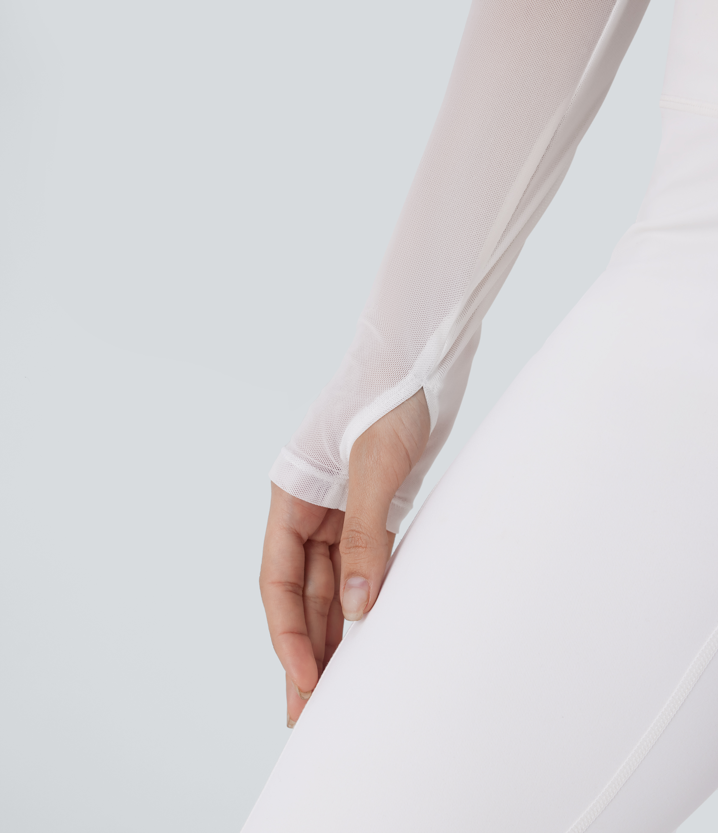 Halara Halter Backless Long Sleeve Thumb Hole Contrast Mesh 2-in-1 Cropped Yoga Sports Top  - White - L 