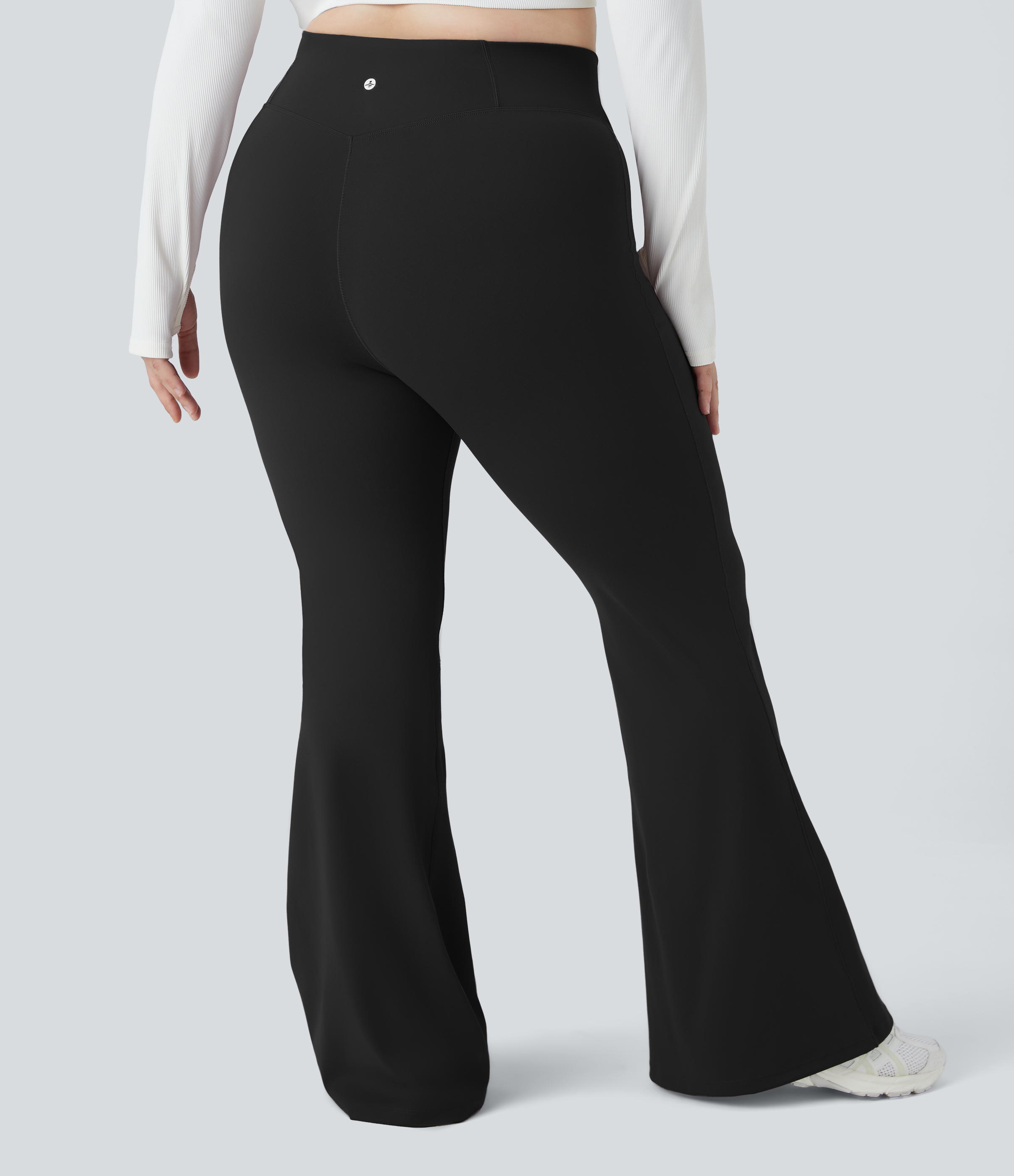 Negro Leggings súper acampanados de tiro alto con cintura cruzada y bolsillo trasero en tallas grandes / 2