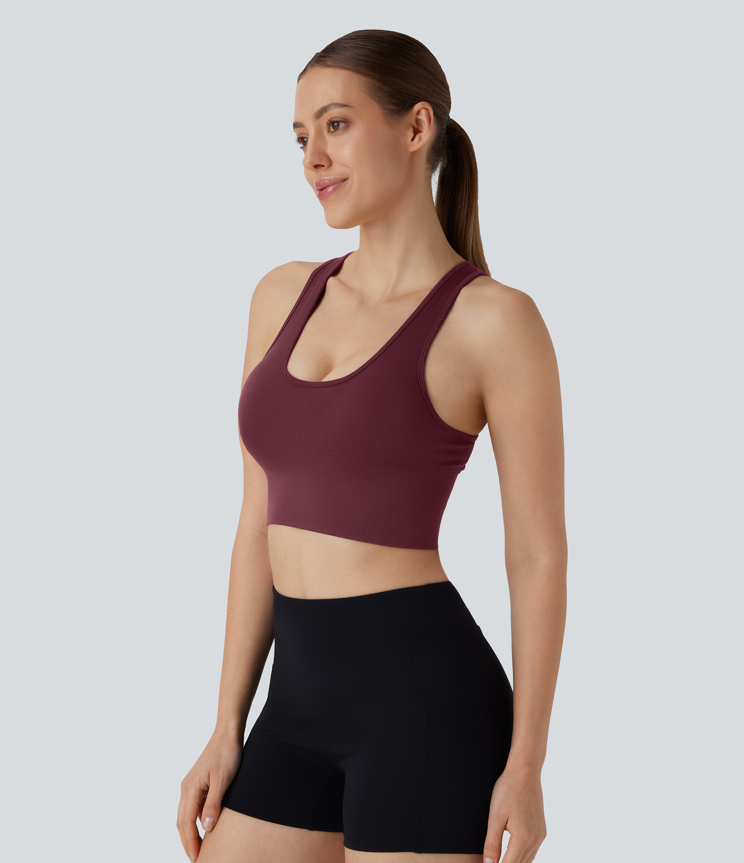 Red Mahogany Débardeur court de sport sans coutures à encolure en U «Flow» / 1