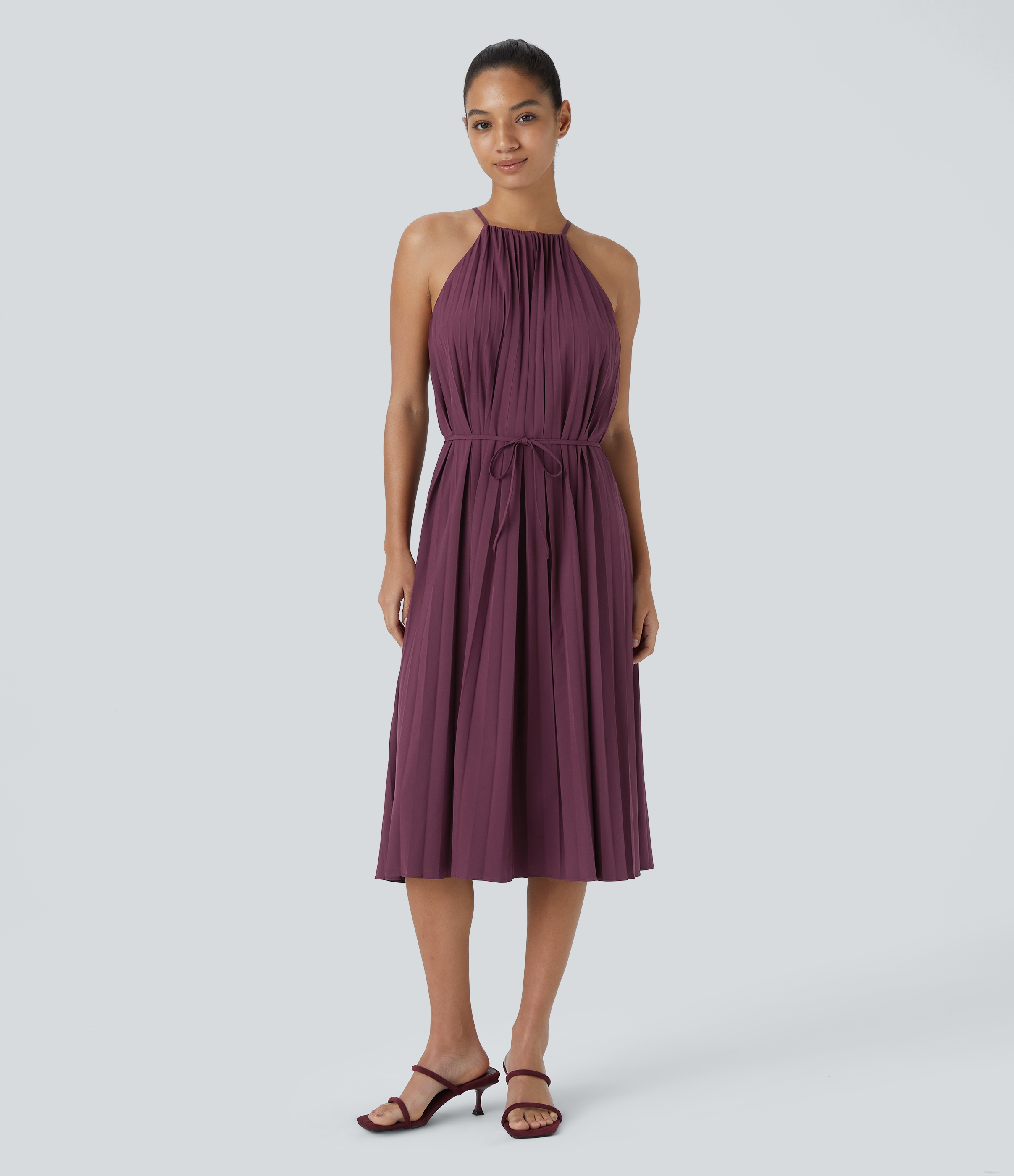 Amaranth Vestido Breezeful™ media pierna secado rápido cinturón plisado sin manga lazo espalda halter / 1