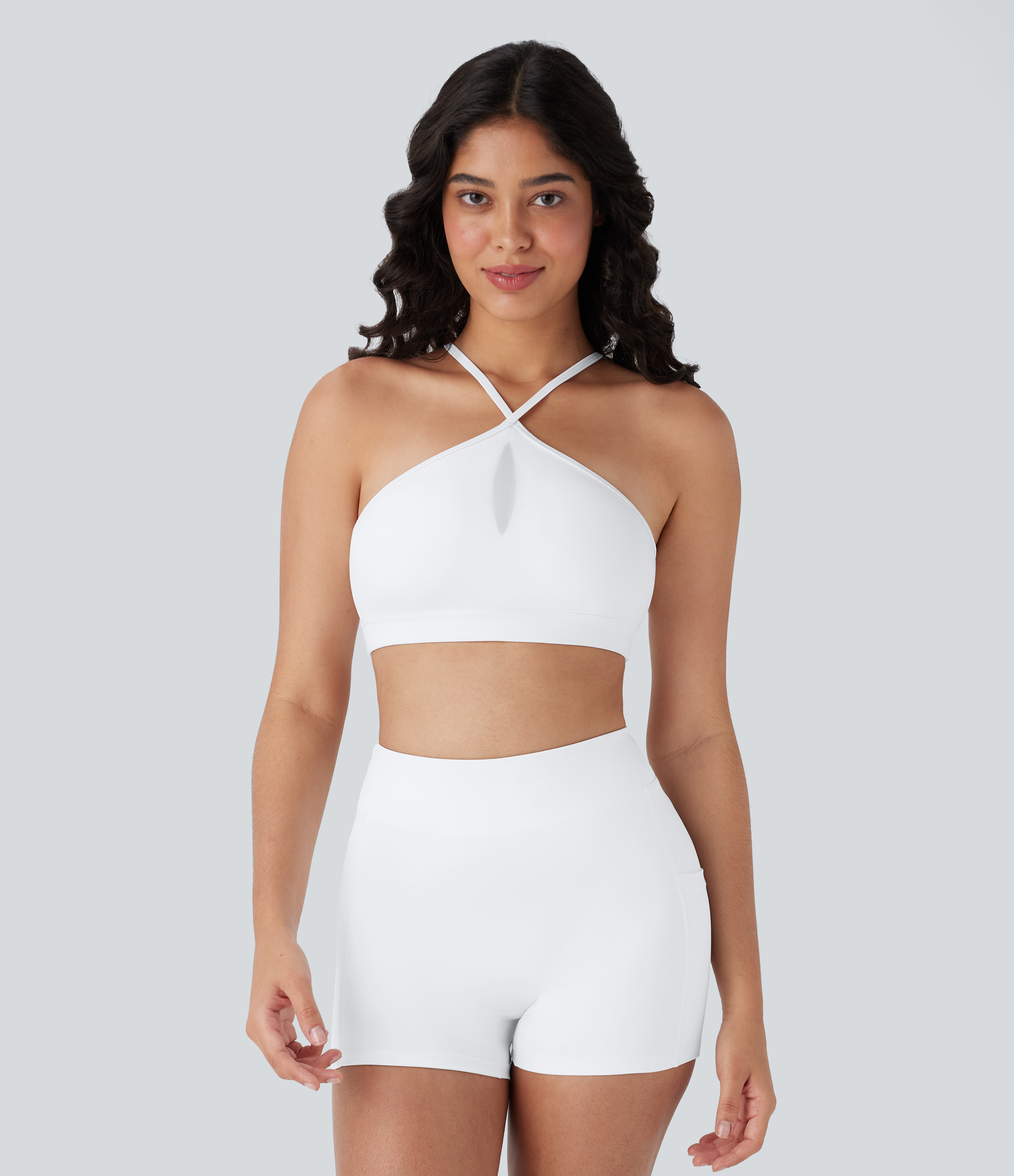 Softlyzero™ Airy - Rückenfreier Yoga-Sport-BH mit leichtem Support, Neckholder, überkreuzten Trägern, Cut-Outs, kontrastierendem Netzstoff und Cool-Touch 