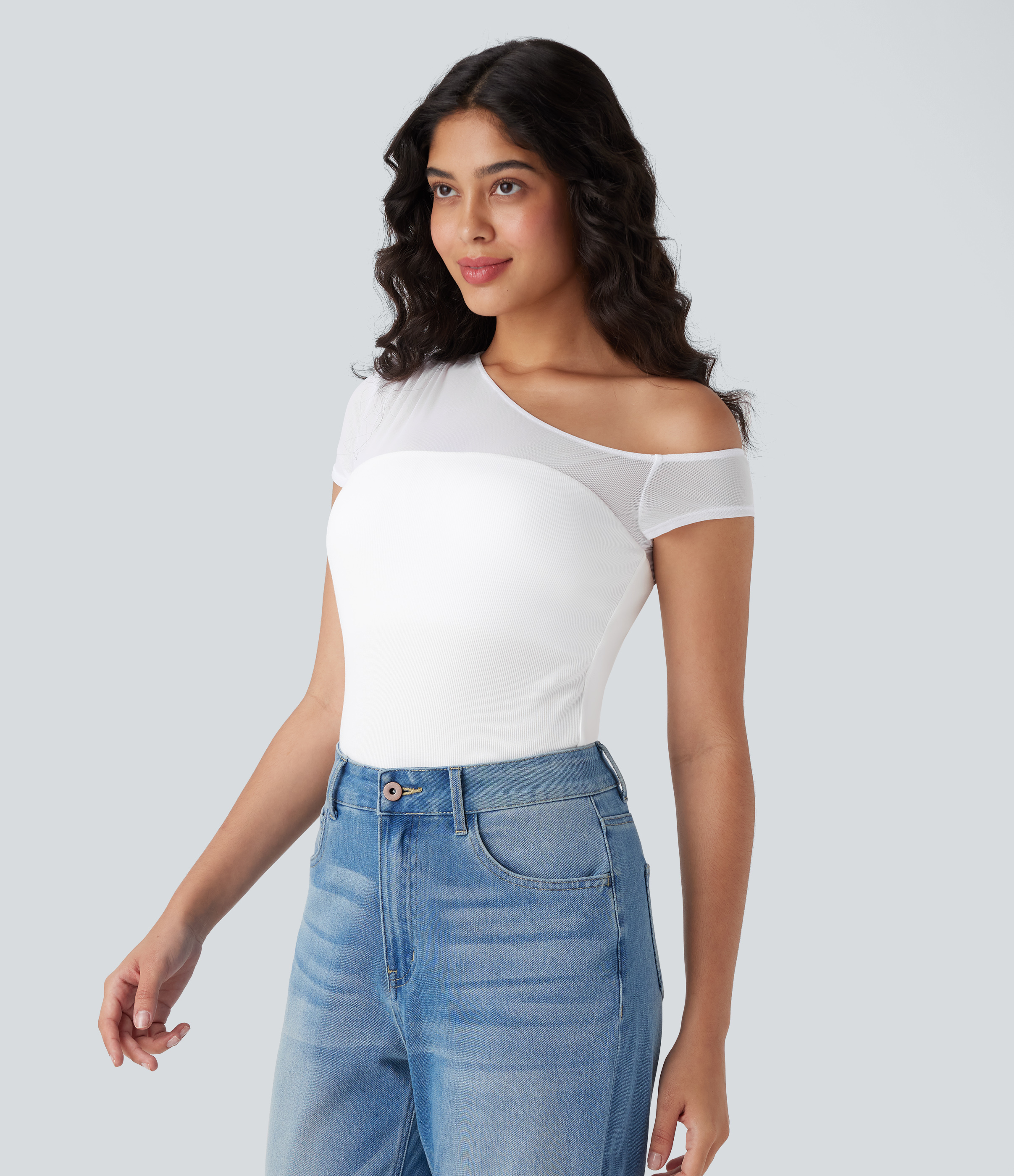 Geripptes One-Shoulder-Kurzarm-Freizeitoberteil mit kontrastierendem Netzstoff