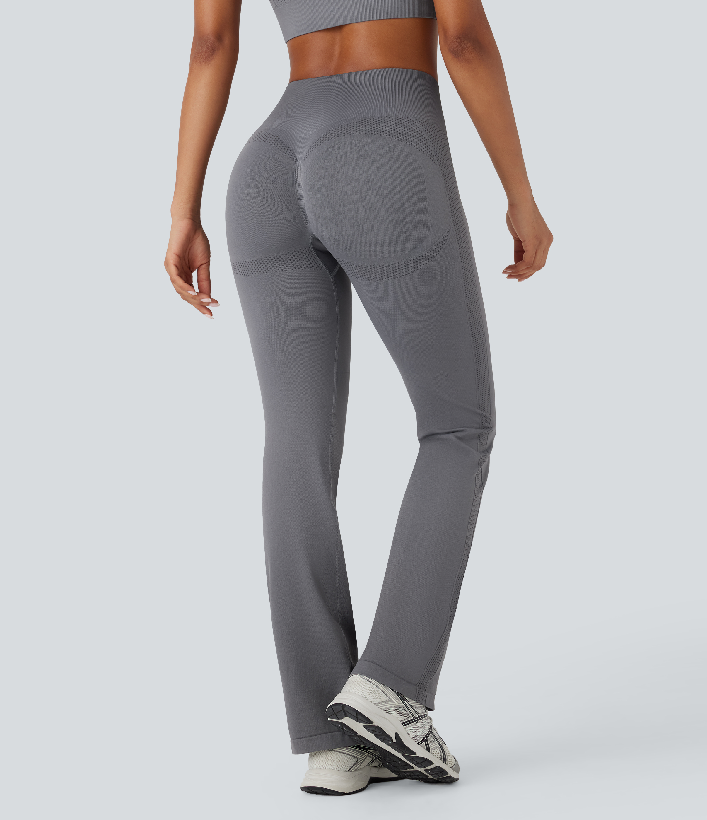 OneForm - Flare-Yoga-Leggings mit hohem Bund, Bauchkontrolle und nahtlosem Flow - Po-Lifting