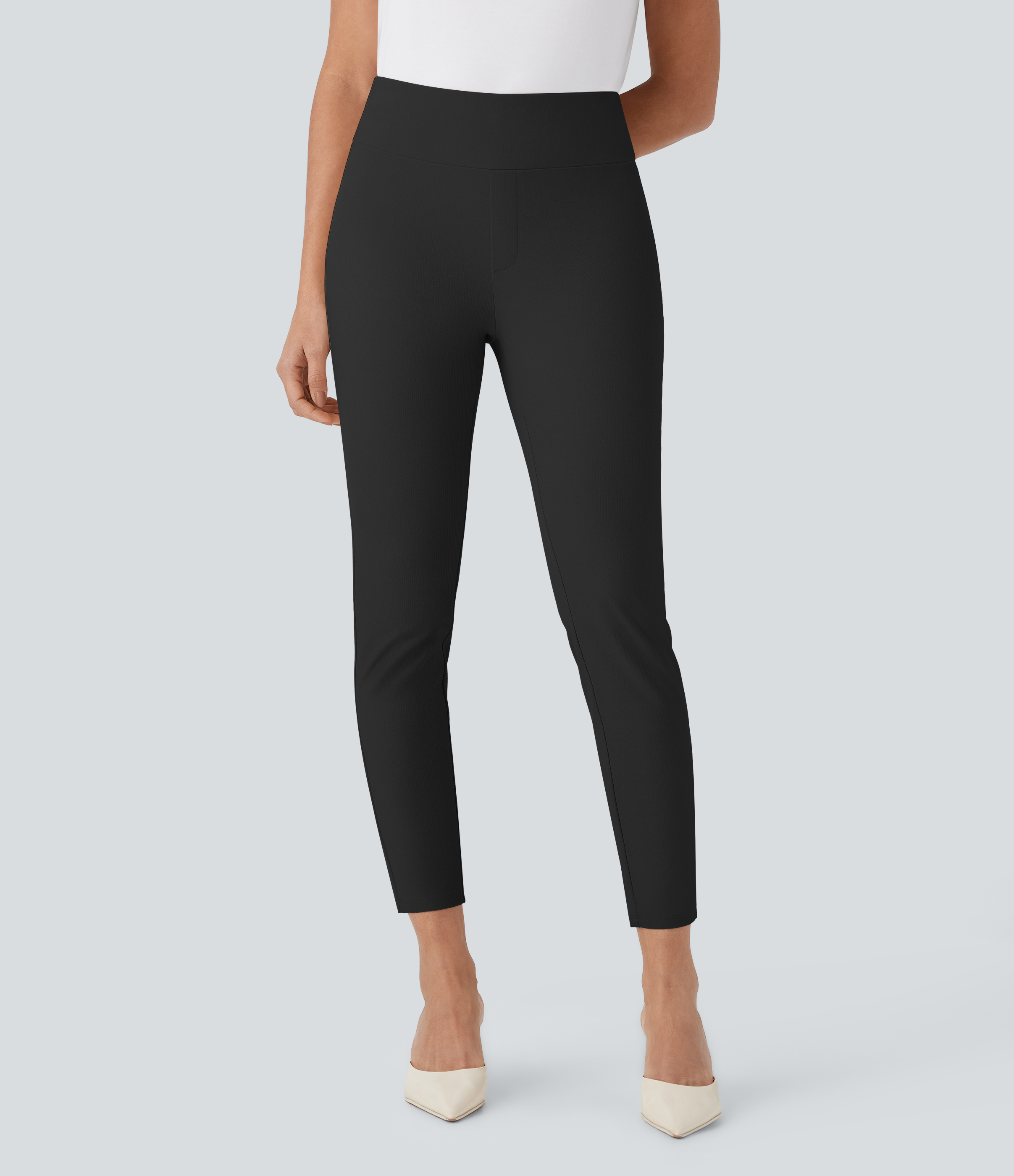 Hochtaillierte, schmal zulaufende Arbeitshose