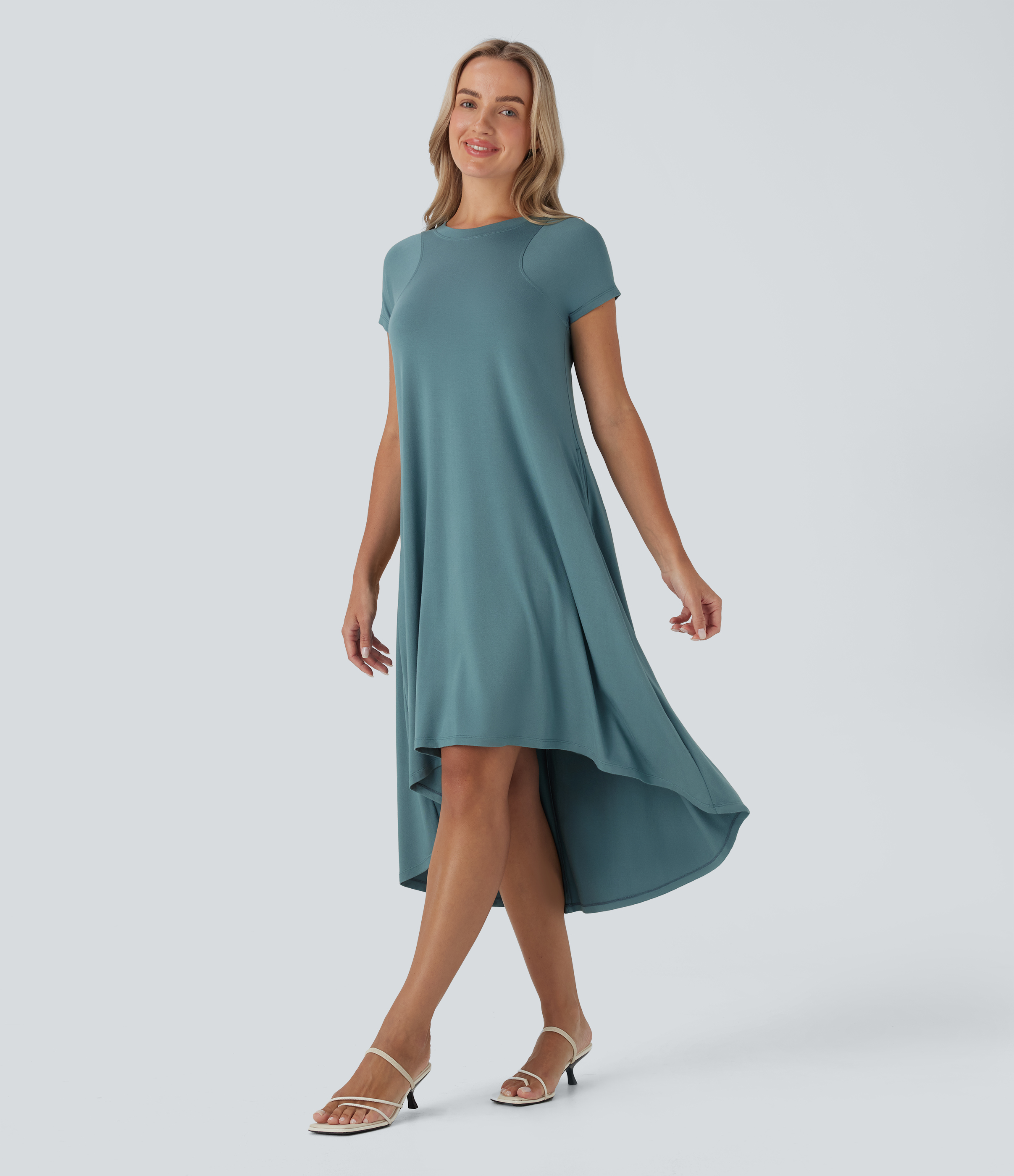 Rundhalsausschnitt, kurze Ärmel, Seitentasche, High Low, fließendes Midi-Freizeitkleid