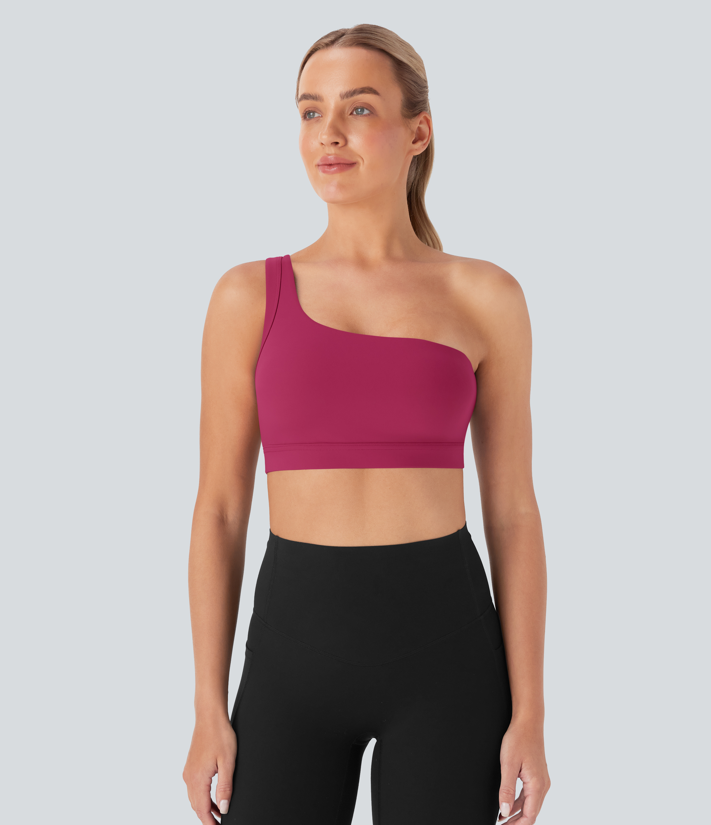 Cherries Jubilee Brasier deportivo SoftlyZero™ Plush afelpado para yoga asimétrico de sujeción baja con hombro descubierto en copas A-C / 2