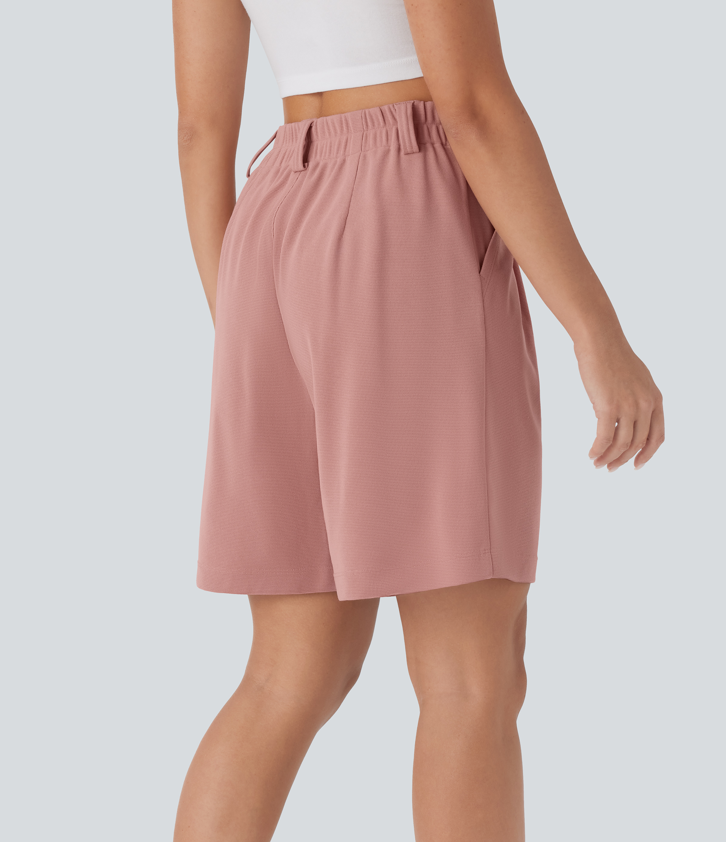 Rose Tan Bermudas casuales en tela gofre de tiro alto con bolsillos laterales / 2