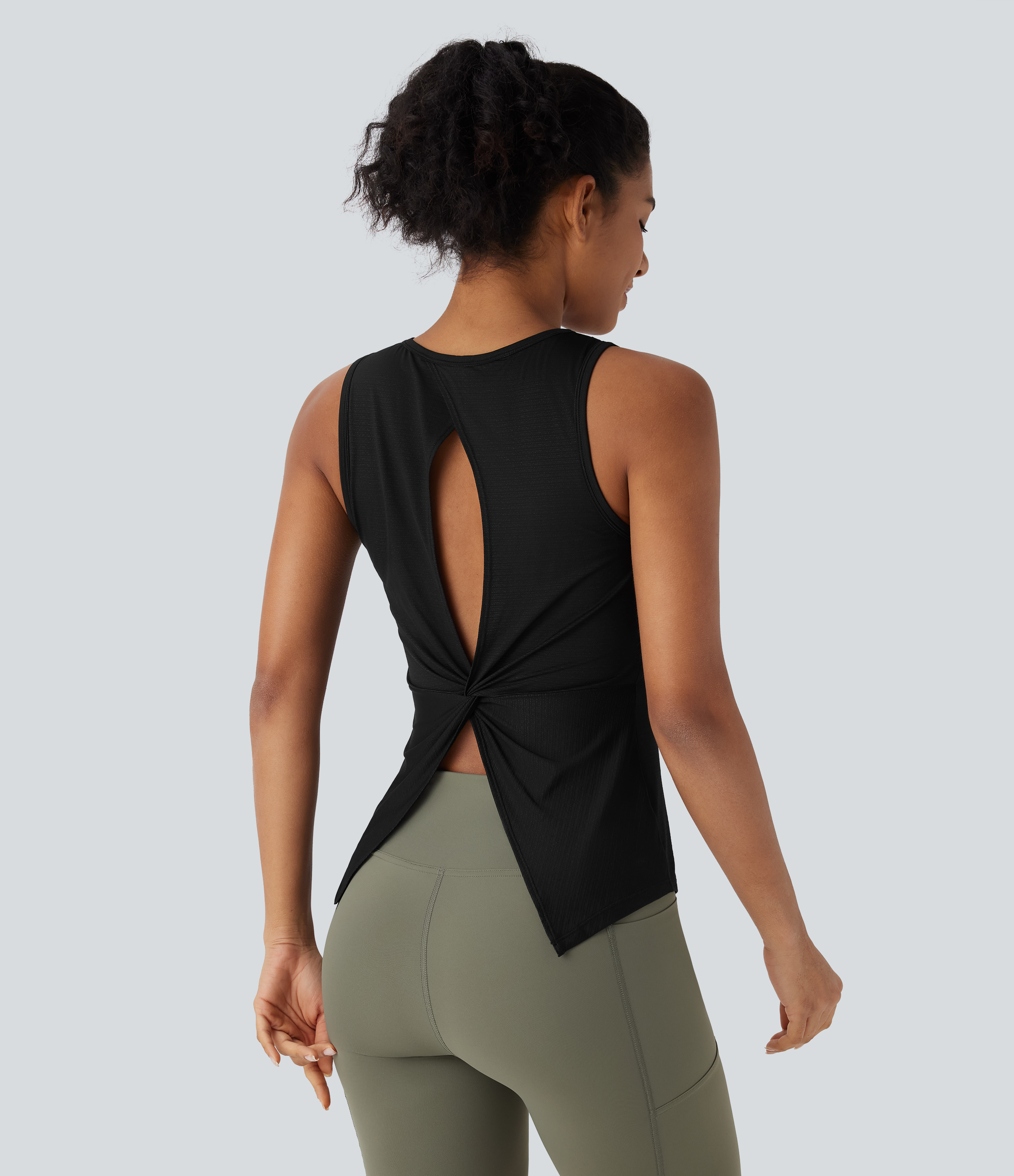 Negro Camiseta de yoga con cuello redondo y abertura torcida / 1