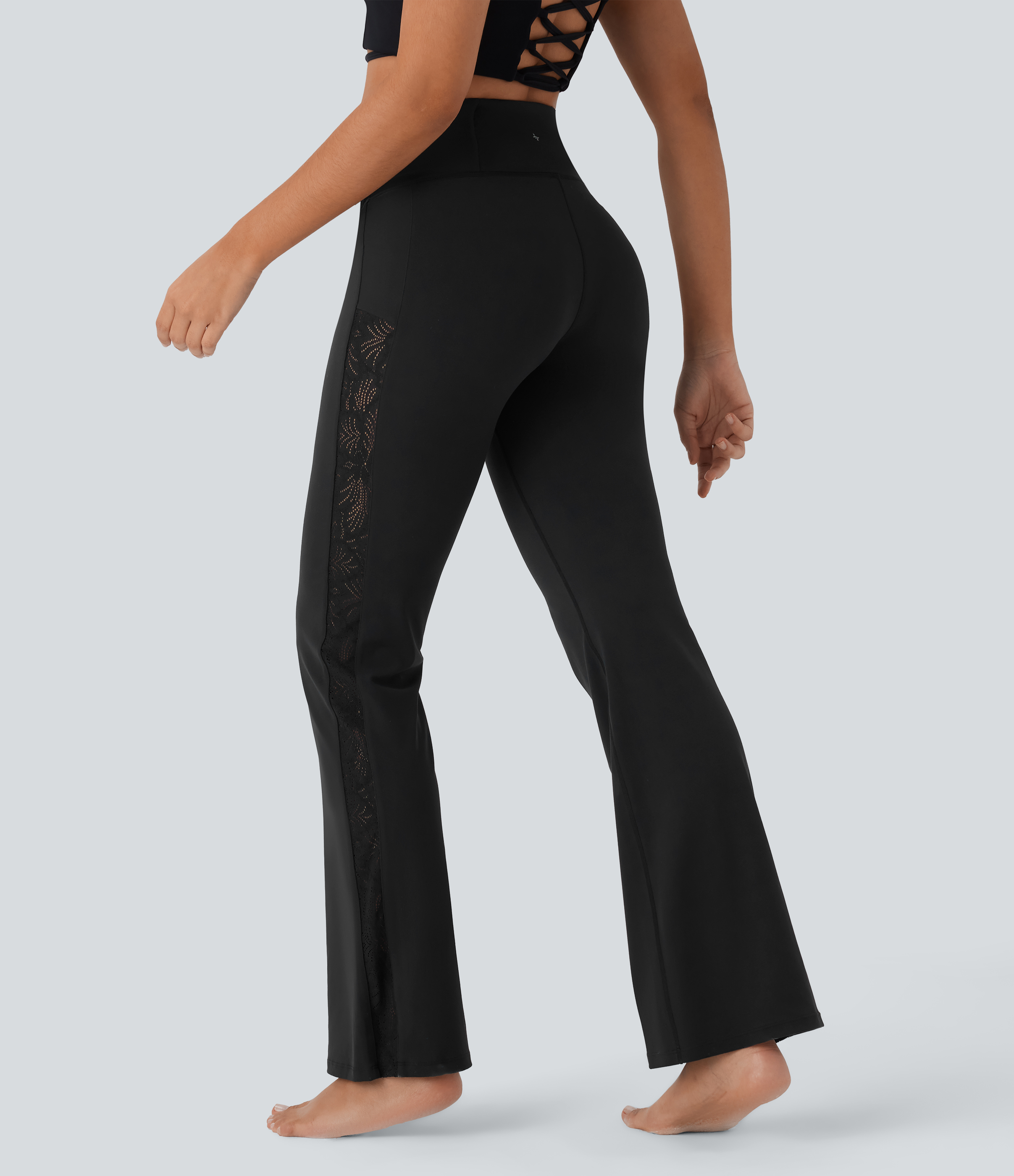 Negro Leggings acampanados de yoga Softlyzero™ UPF 50+ de tiro alto con encaje en contraste y bolsillo / 2