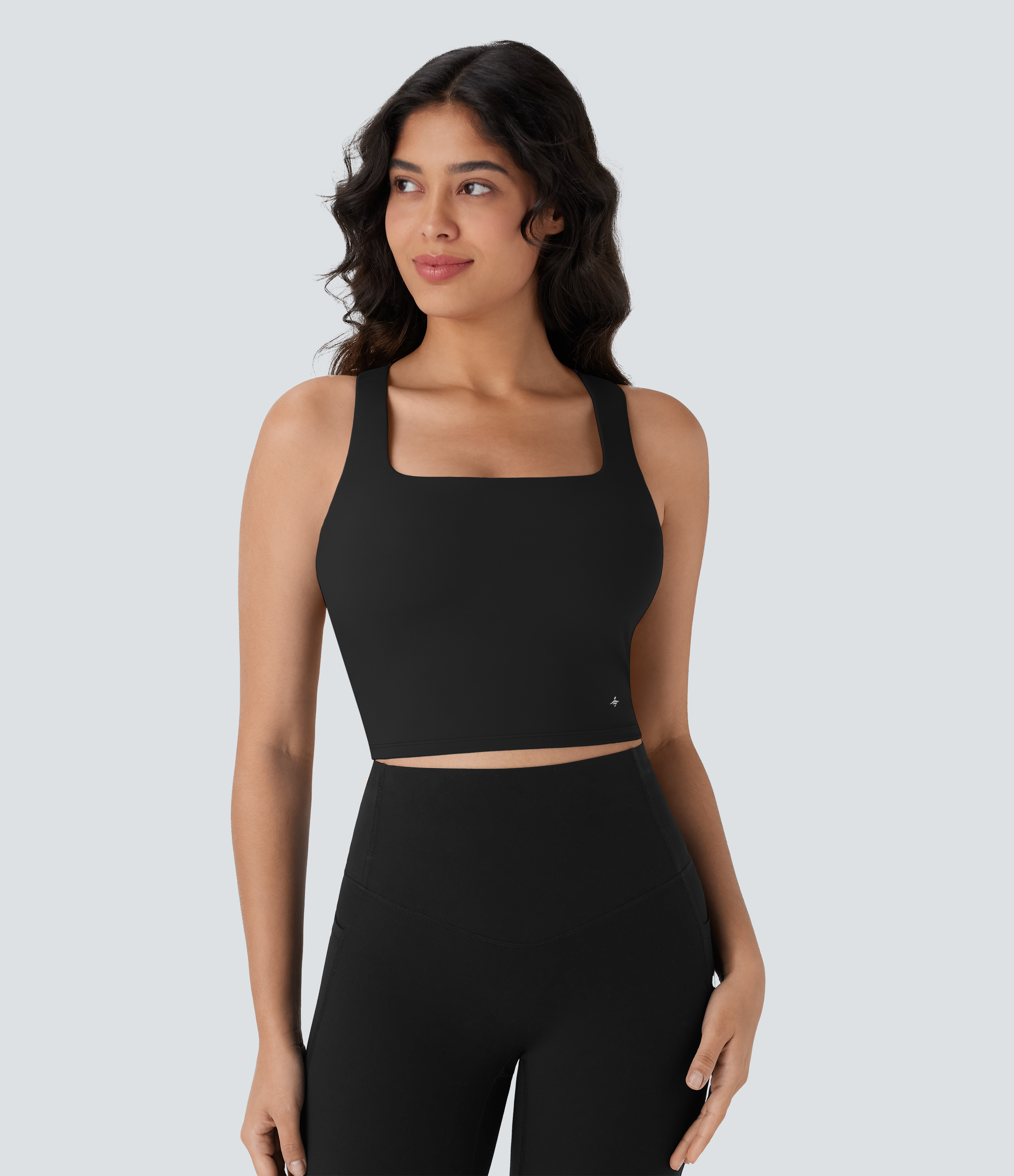 Black Top corto de yoga SoftlyZero™ Airy con escote cuadrado y tacto fresco en copas D-F / 2