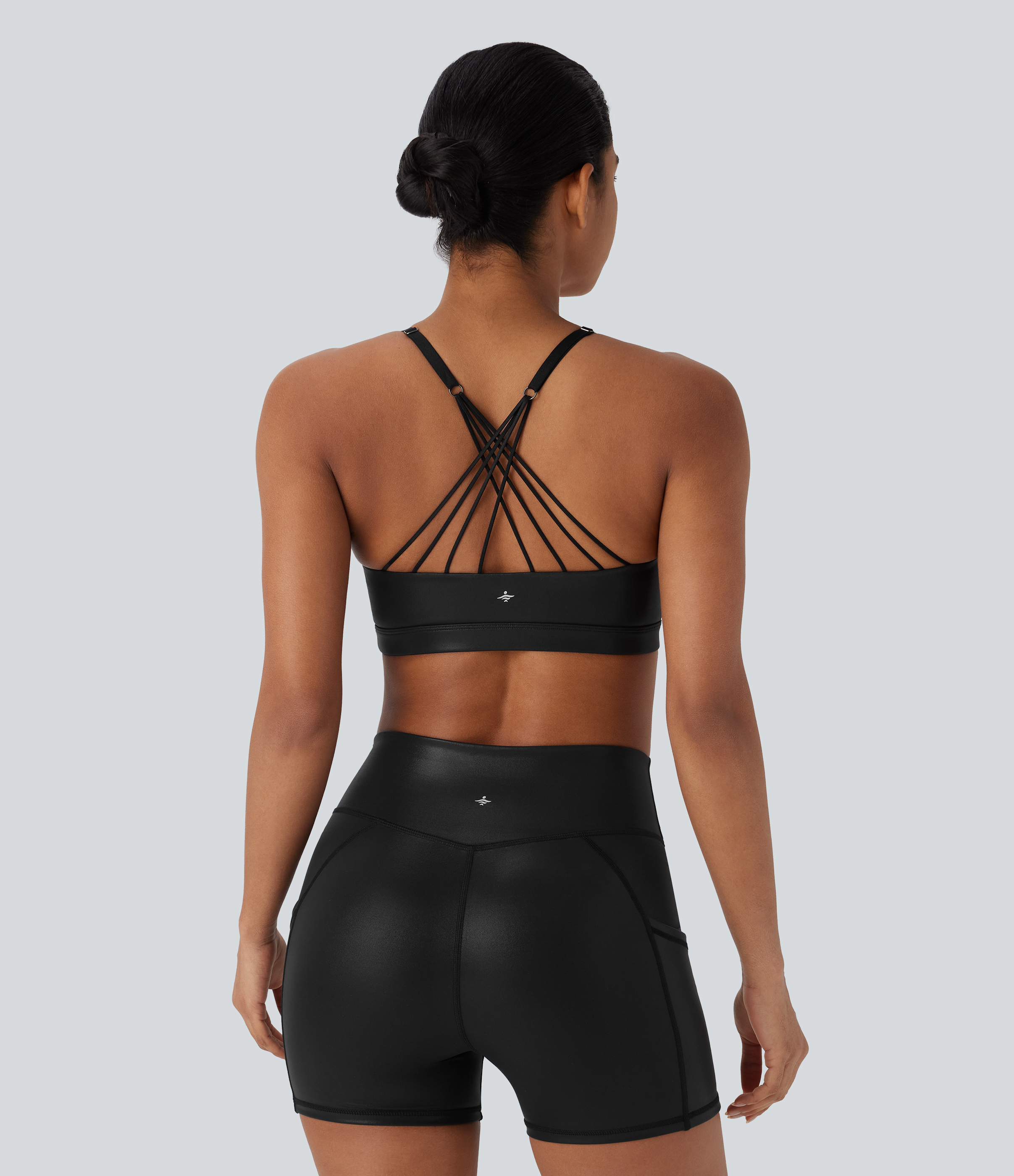Schwarz Schnell trocknender Sport-BH aus Kunstleder mit geringer Unterstützung für Yoga / 1