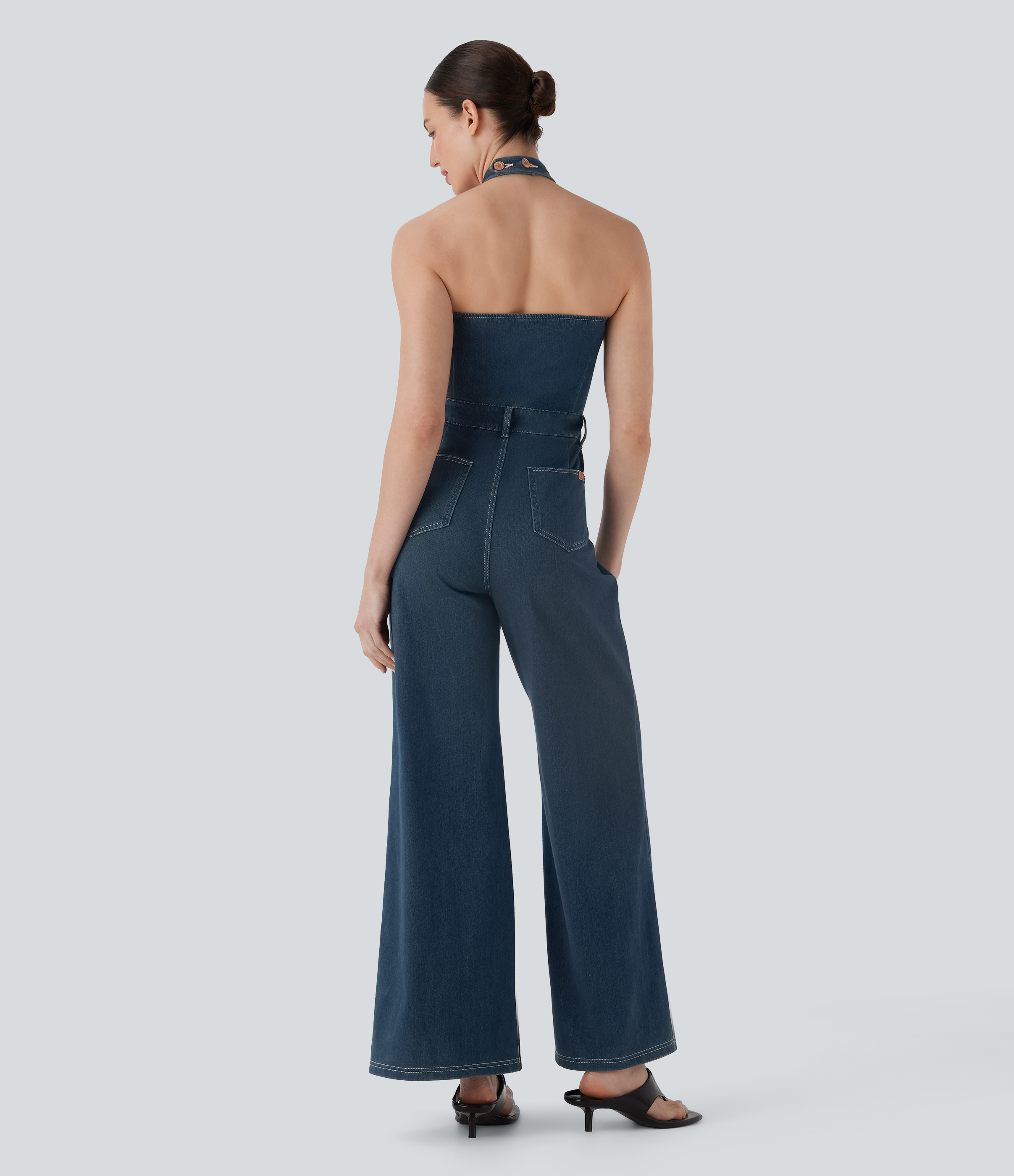 Cement Blue Denim Halara Flex™ Neckholder-Jeans-Jumpsuit mit weitem Bein und Taschen für lässige Anlässe / 2