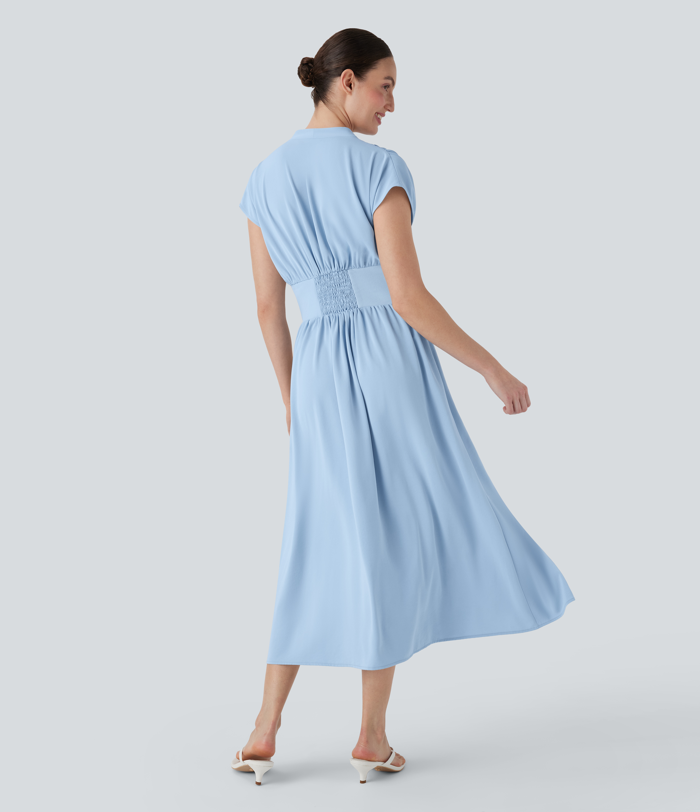 Clear Sky Vestido midi casual fluido con escote en V fruncido y botones con bolsillos / 2