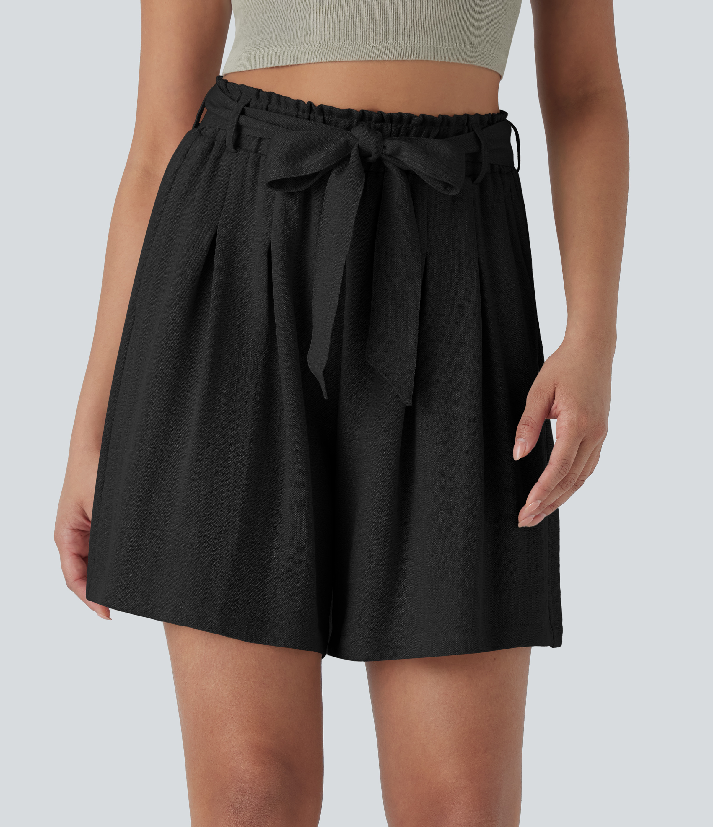 Lässige Bermuda-Shorts mit Leinen-Feeling, hohem Bund, Seitentaschen und Gürtel