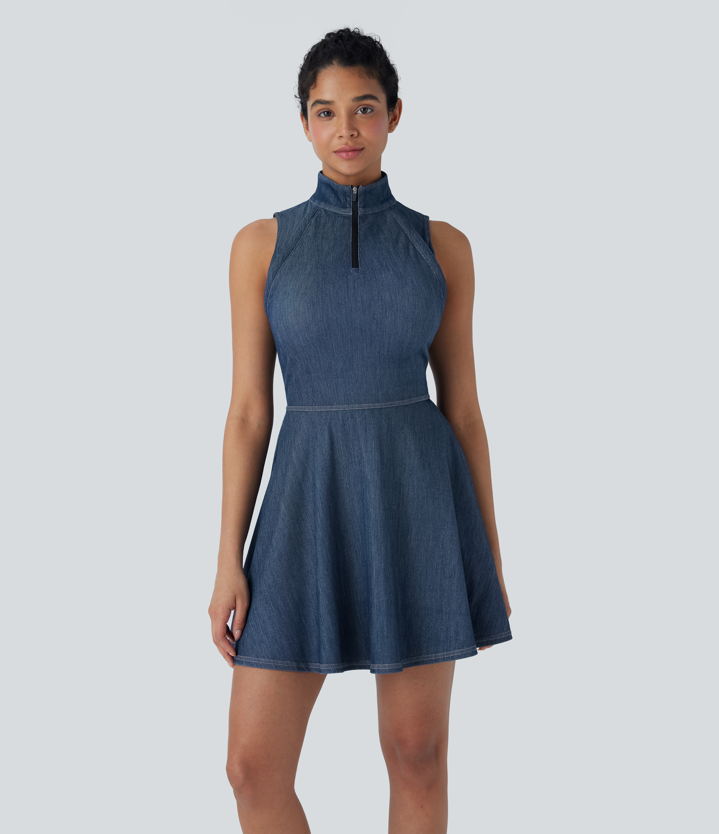 Robe active de tennis Halara Flex™ courte évasée en tricot denim stretch délavé, toucher frais, avec manches amovibles à zip et trous pour pouces