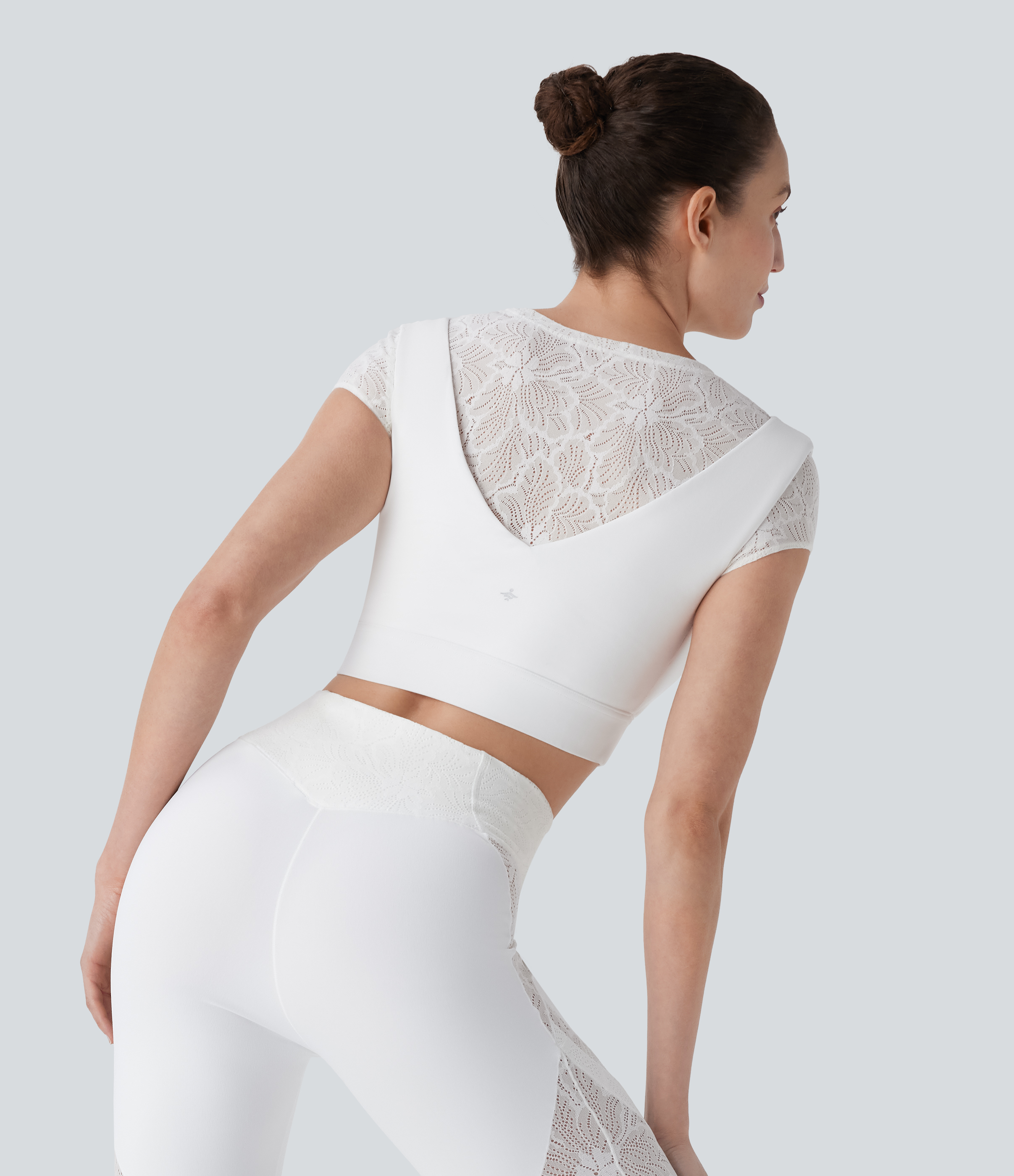 Blanco Top deportivo de yoga Softlyzero™ de manga corta con encaje en contraste - UPF50+ / 2