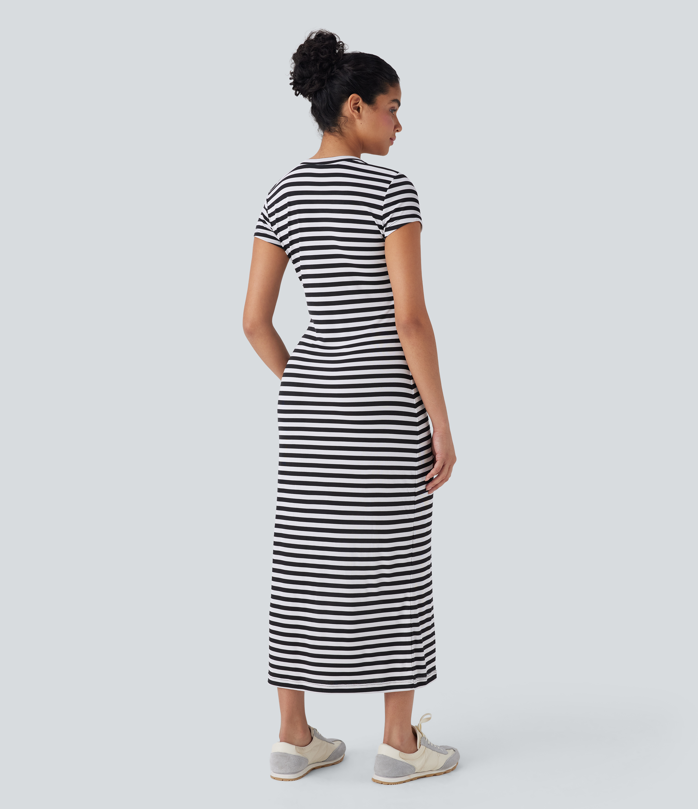 White Black Horizontal Stripe Vestido camiseta media pierna raya cuello V / 2