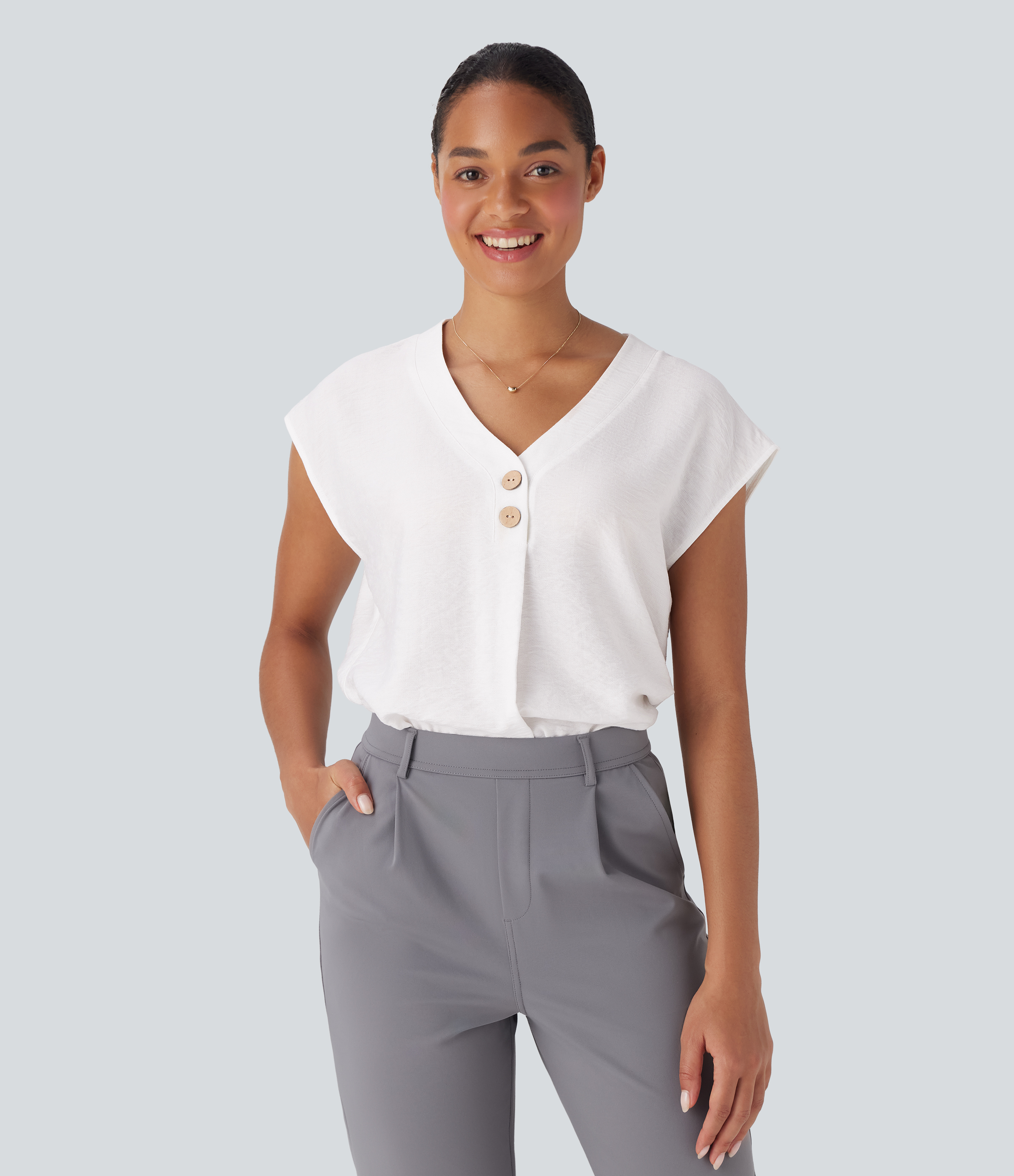 Chemisier de travail à col en V, boutons décoratifs et manches papillon